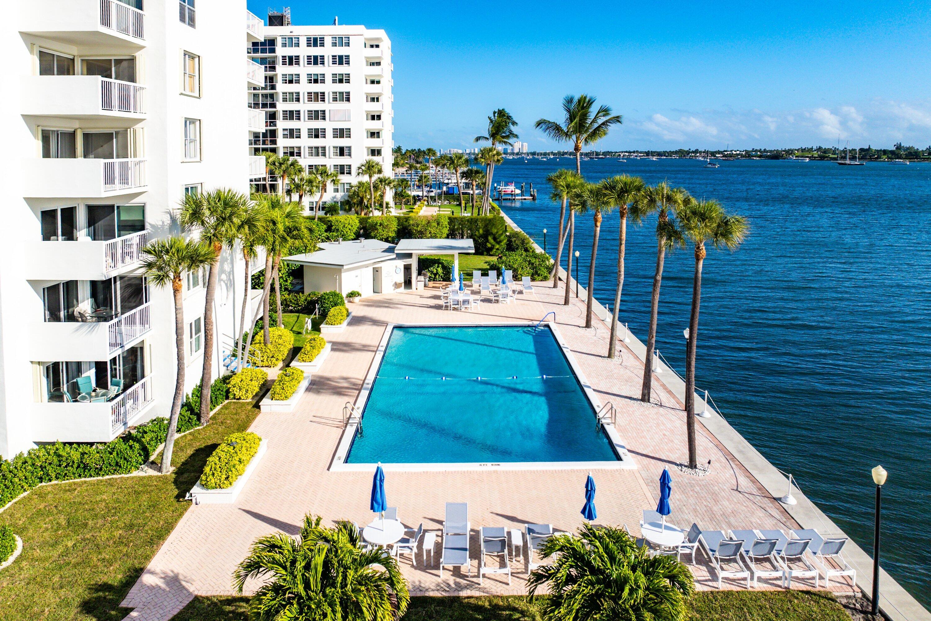 PORTOFINO CONDO PT OF LTS 15 AND 16,JARVIS PAR - Residential