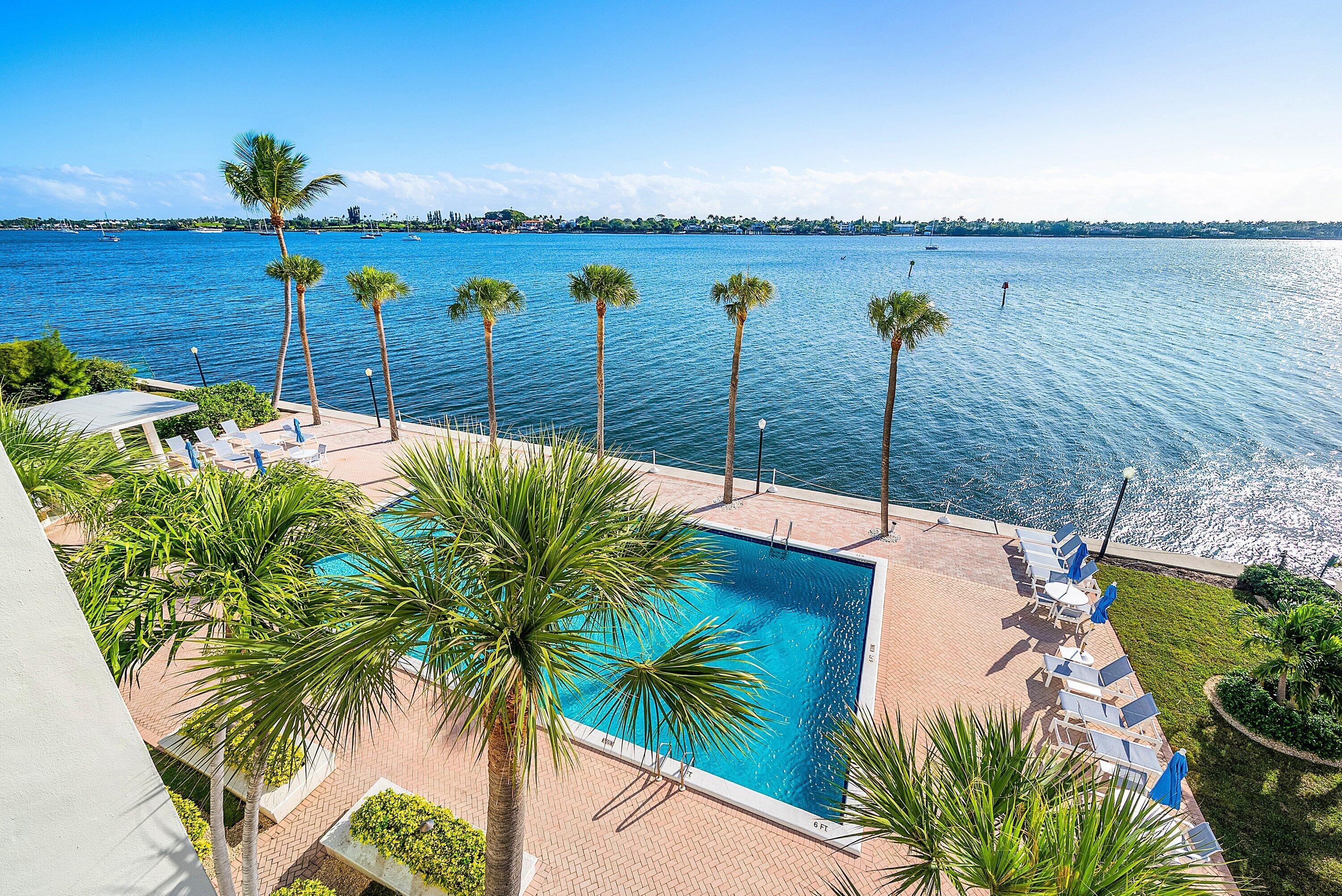 PORTOFINO CONDO PT OF LTS 15 AND 16,JARVIS PAR - Residential