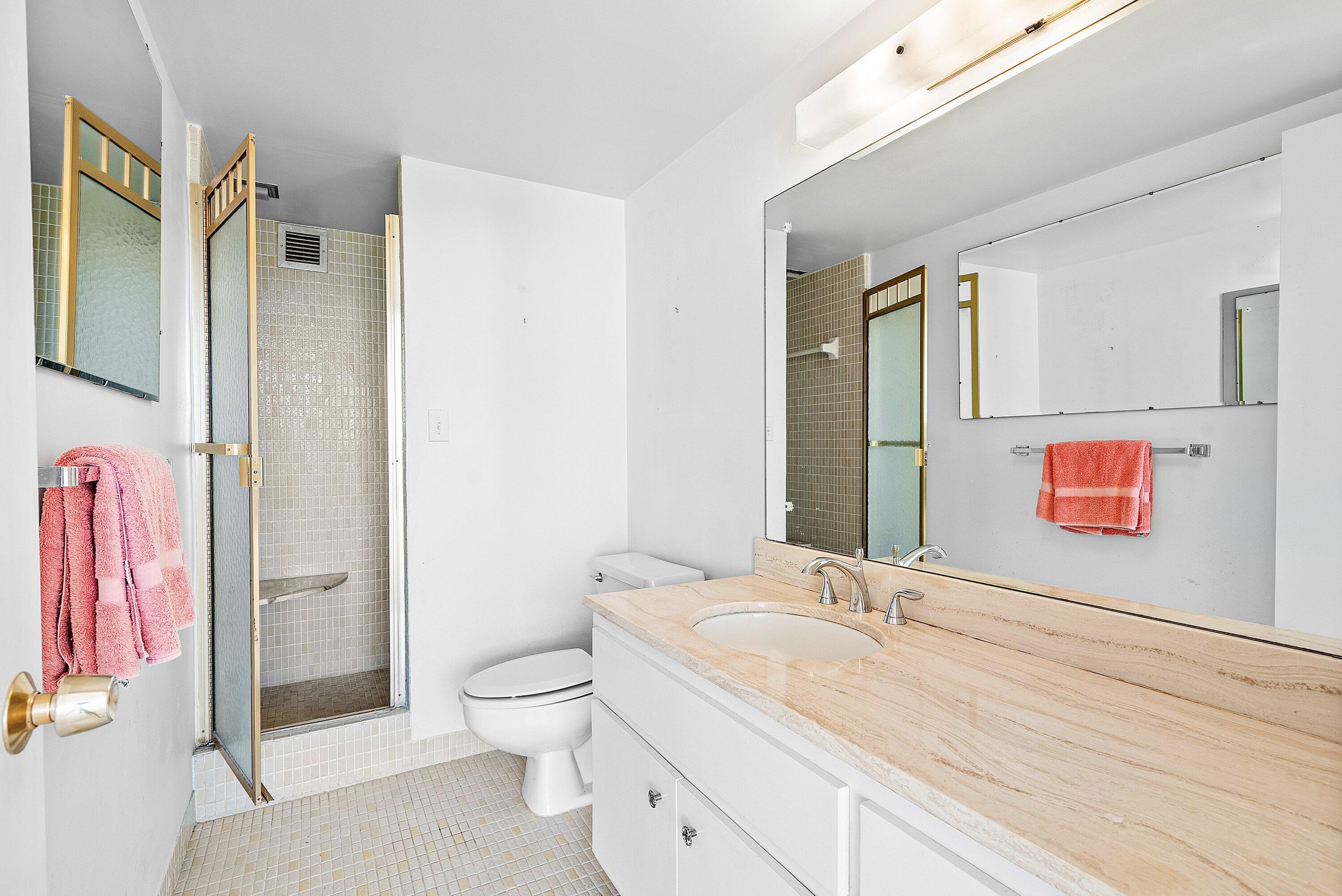 PORTOFINO CONDO PT OF LTS 15 AND 16,JARVIS PAR - Residential