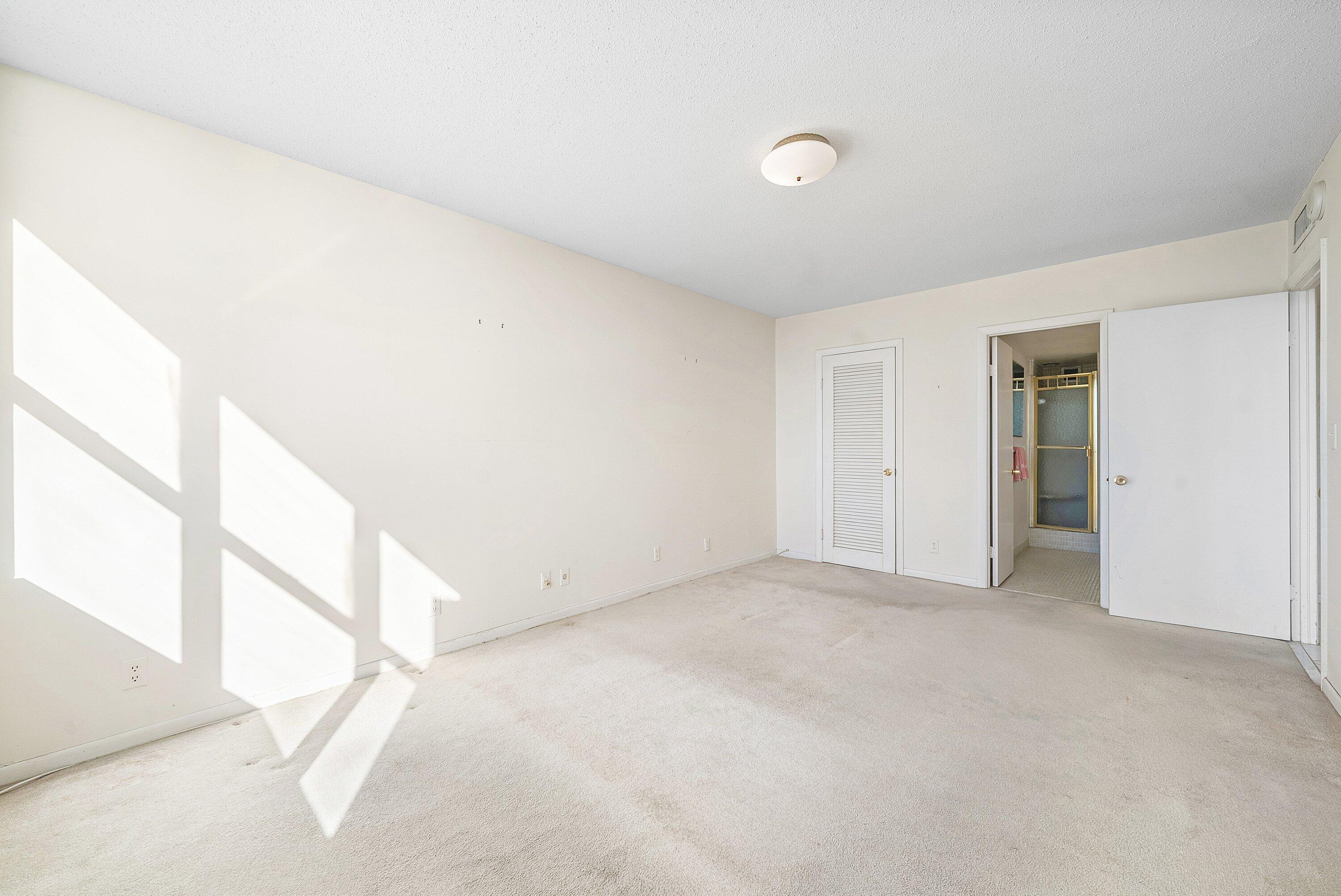 PORTOFINO CONDO PT OF LTS 15 AND 16,JARVIS PAR - Residential