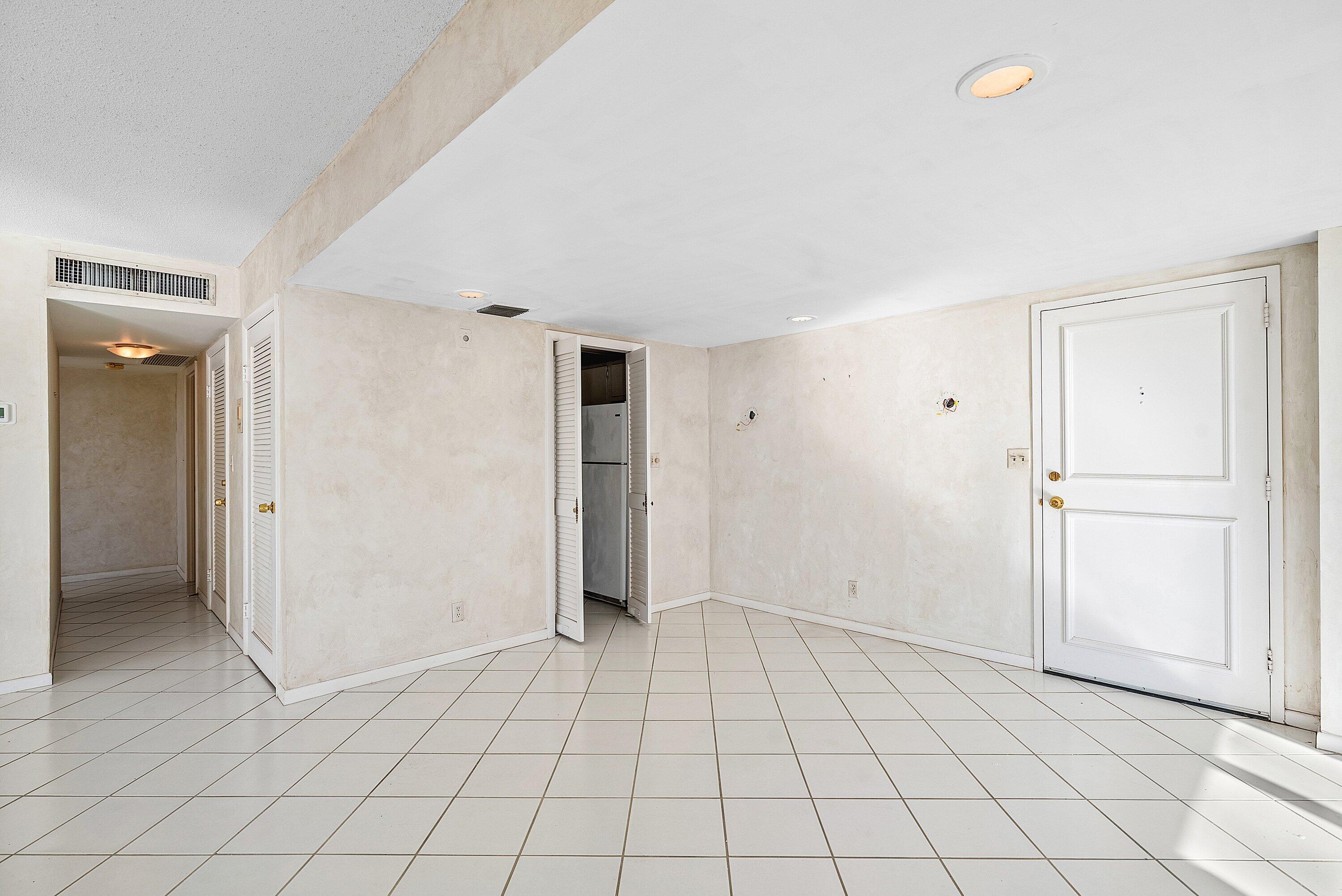 PORTOFINO CONDO PT OF LTS 15 AND 16,JARVIS PAR - Residential