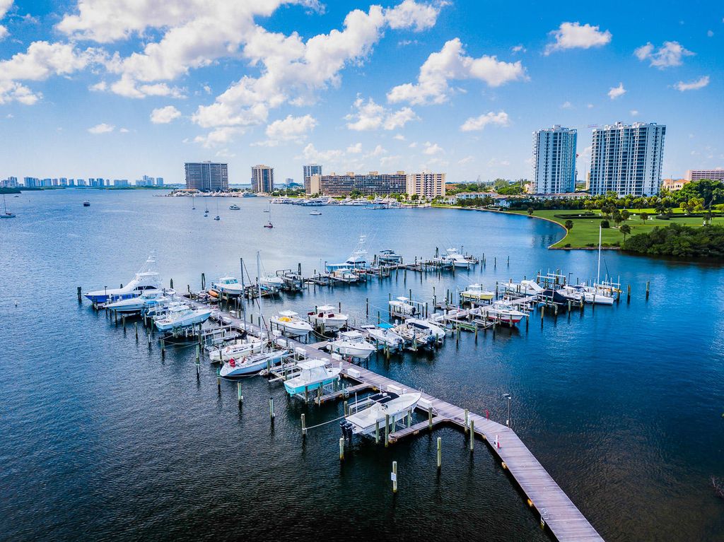 Photo of 11390 Twelve Oaks Way #220, North Palm Beach, FL 33408 (MLS # R10785414)