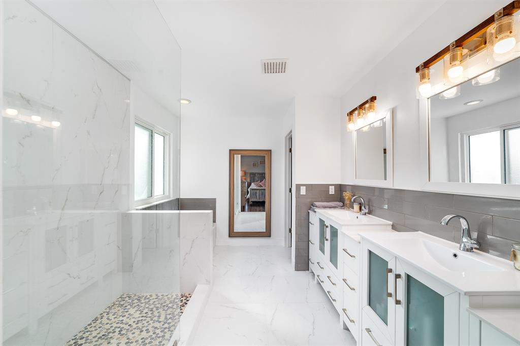 NORTH PALM BEACH HEIGHTS SEC 3 - Residential