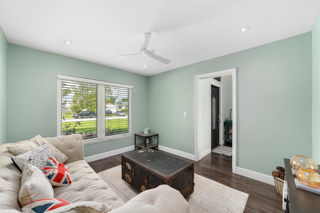 NORTH PALM BEACH HEIGHTS SEC 3 - Residential