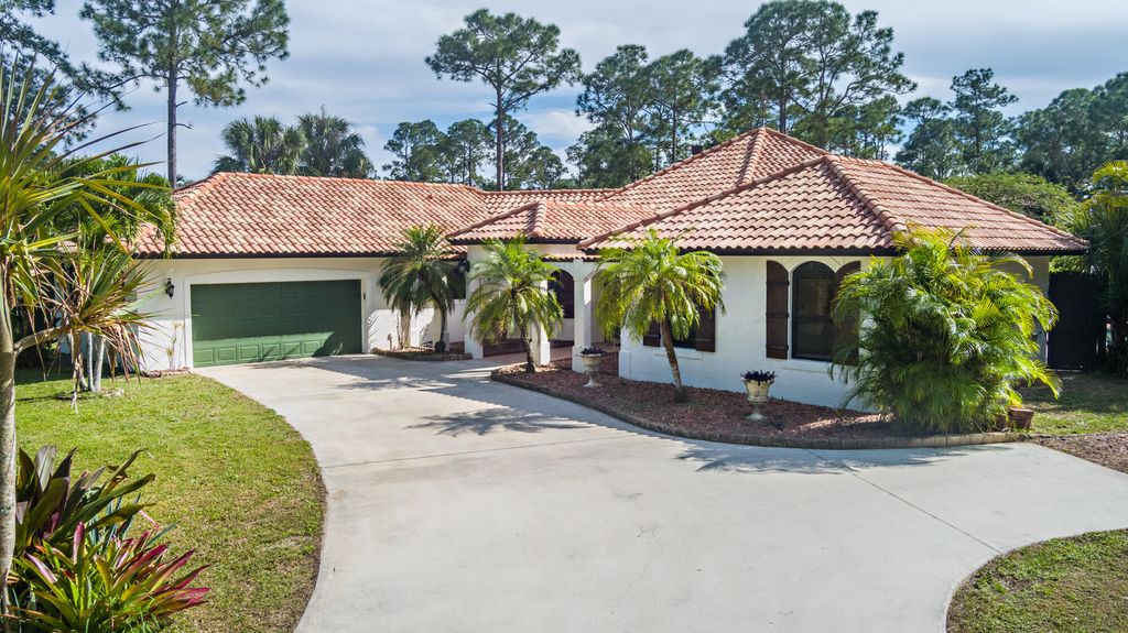 Photo of 10930 150th Court N, Jupiter, FL 33478 (MLS # R10957971)