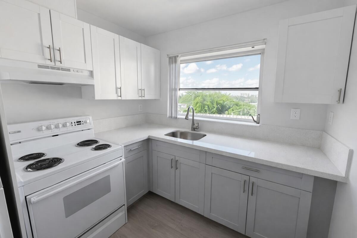 3300 S Dixie Highway 603