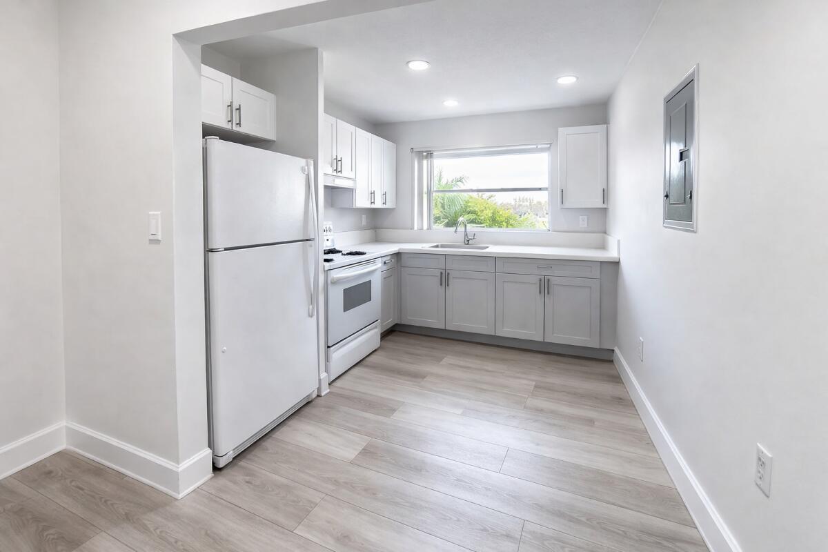 3300 S Dixie Highway 603