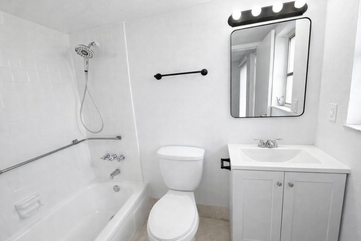 KAKOURIS HGTS - Residential Lease