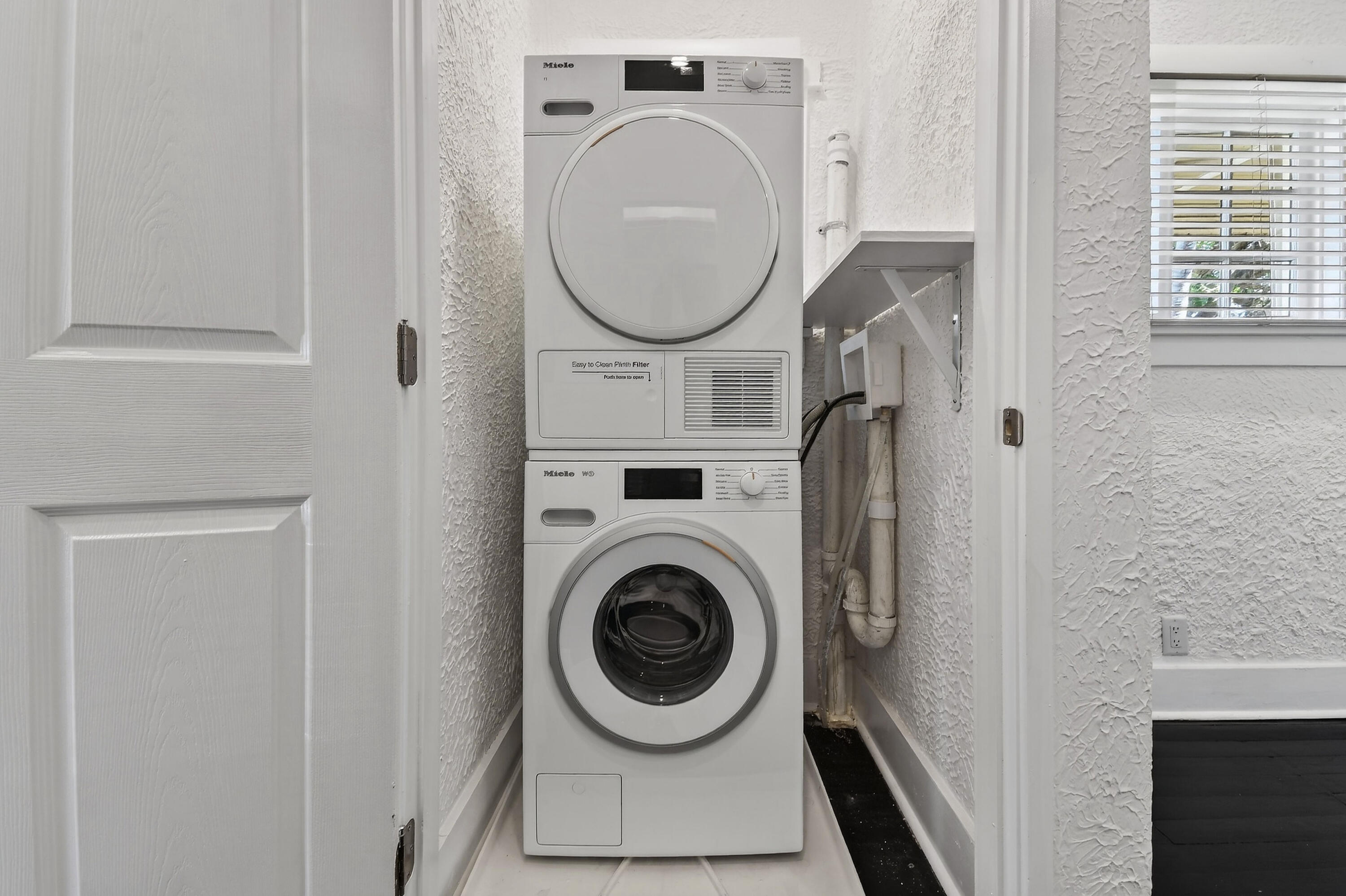 LAKE WORTH TOWN OF - Residential Lease