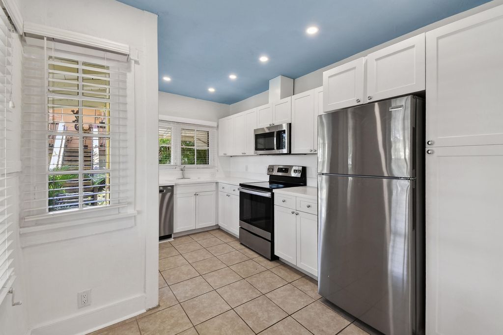 Photo of 208 S K Street, Lake Worth Beach, FL 33460 (MLS # R11168589)