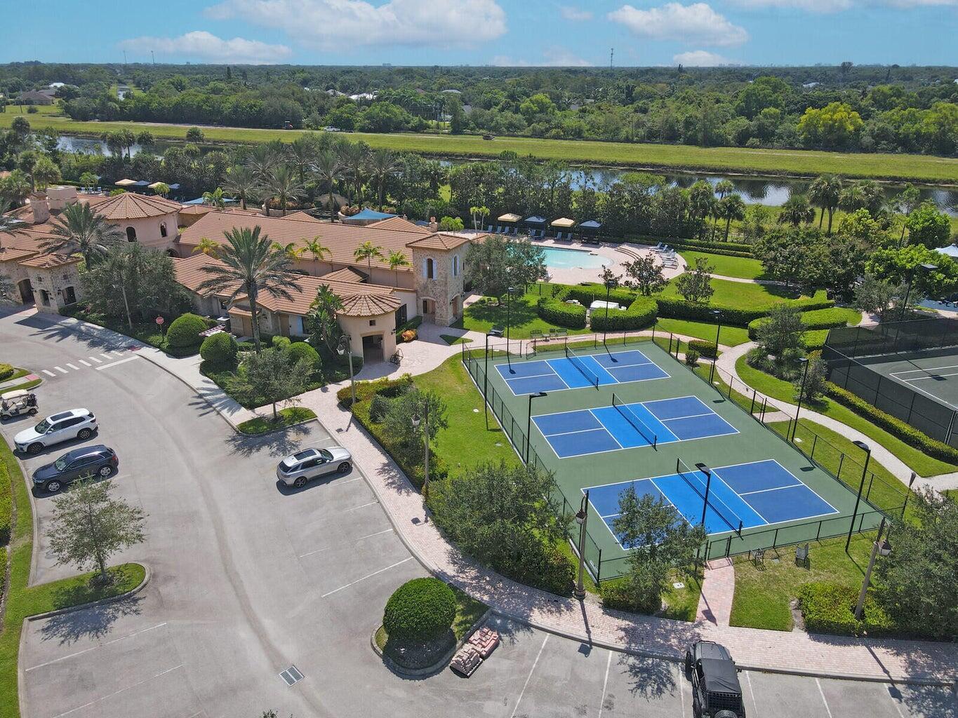 JUPITER COUNTRY CLUB - Residential