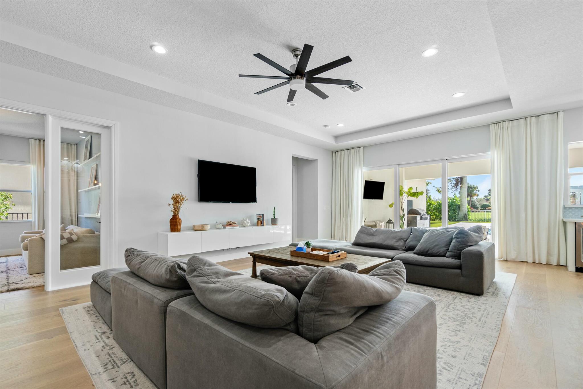 JUPITER COUNTRY CLUB - Residential