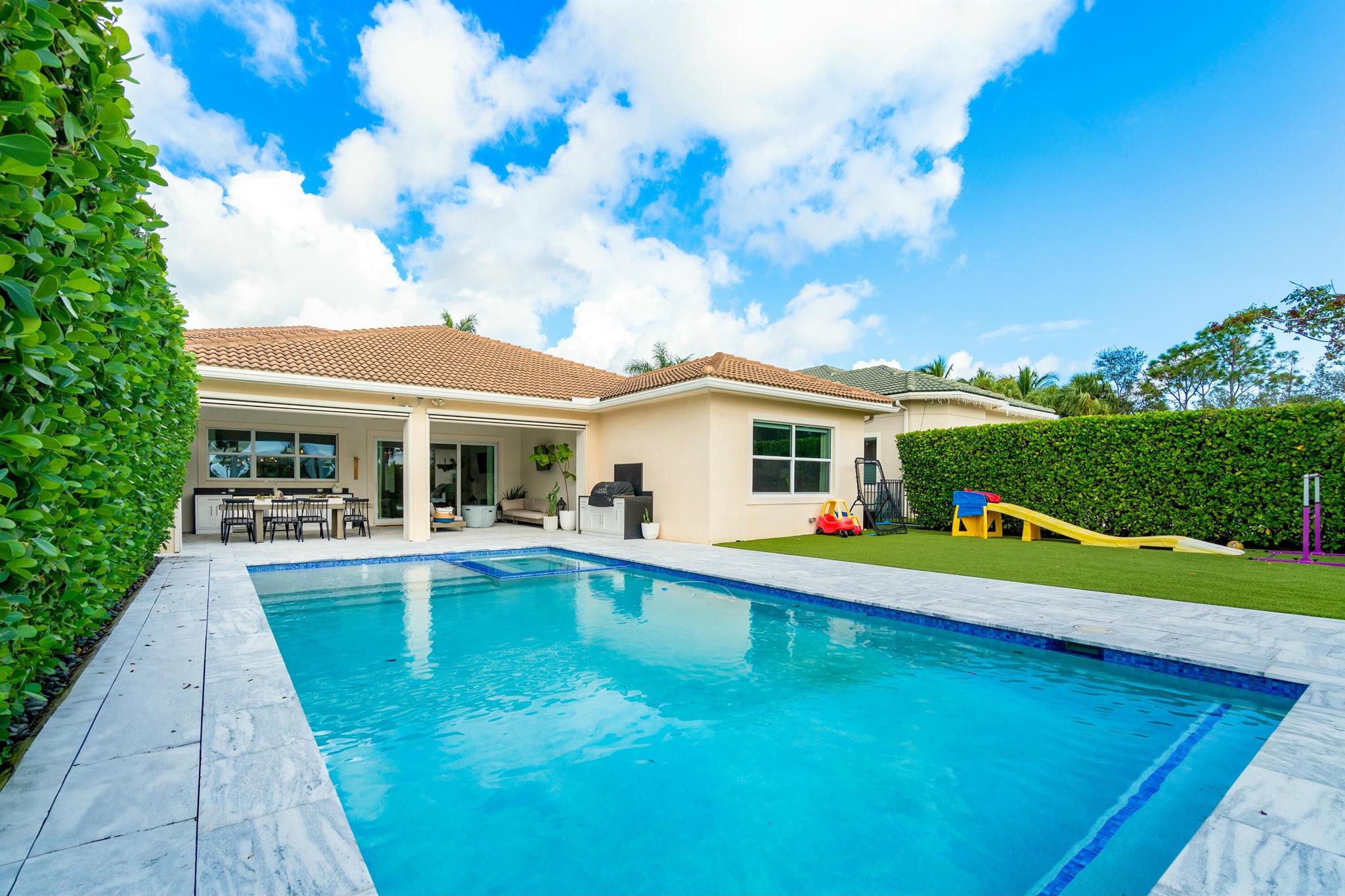 JUPITER COUNTRY CLUB - Residential