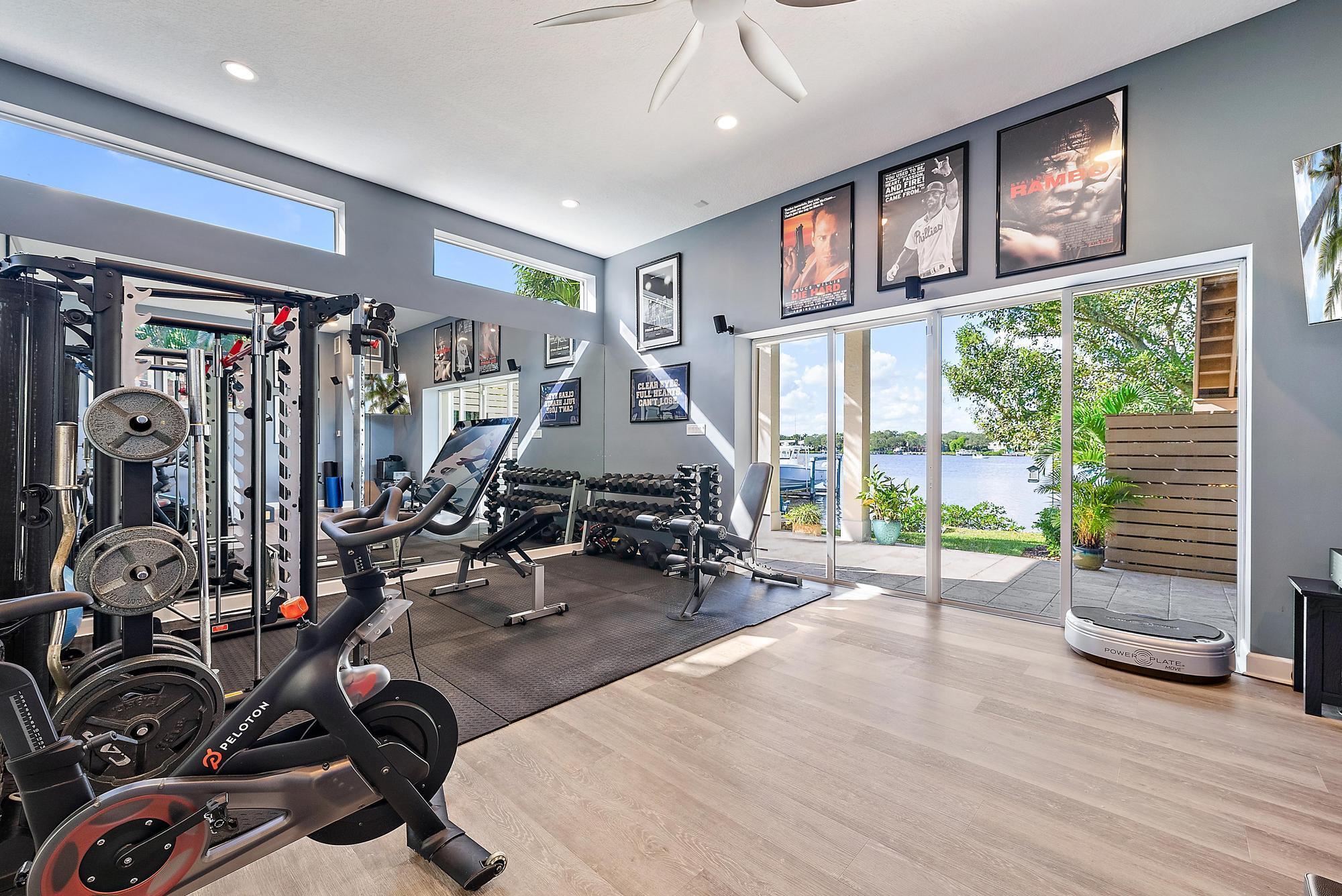 PALM POINT - Residential