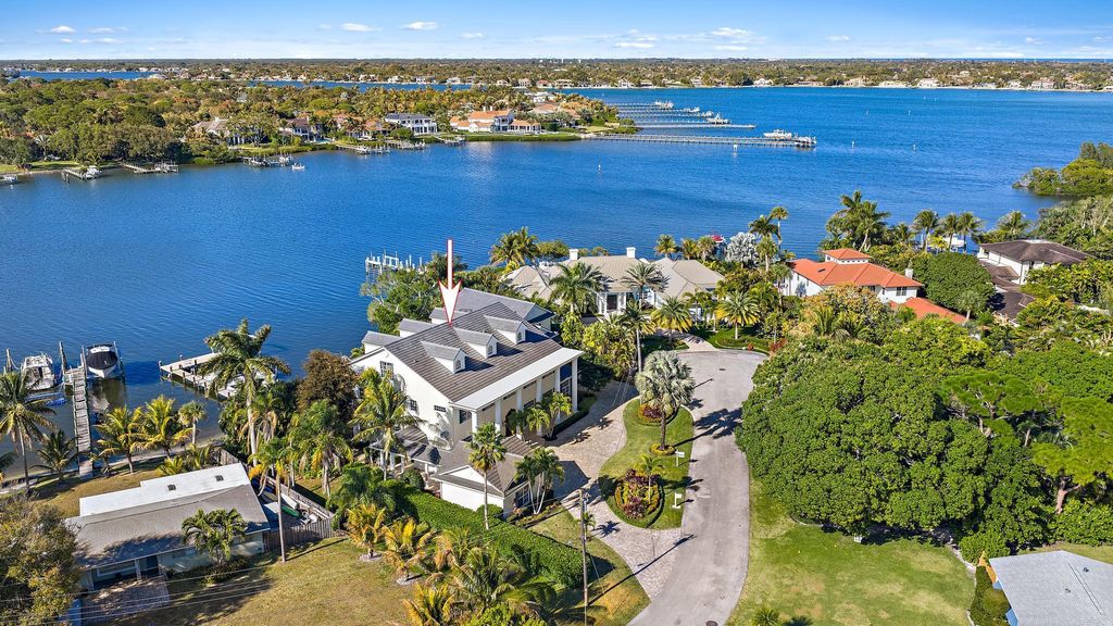 Photo of 18137 Palm Point Drive, Jupiter, FL 33458 (MLS # B26027419)