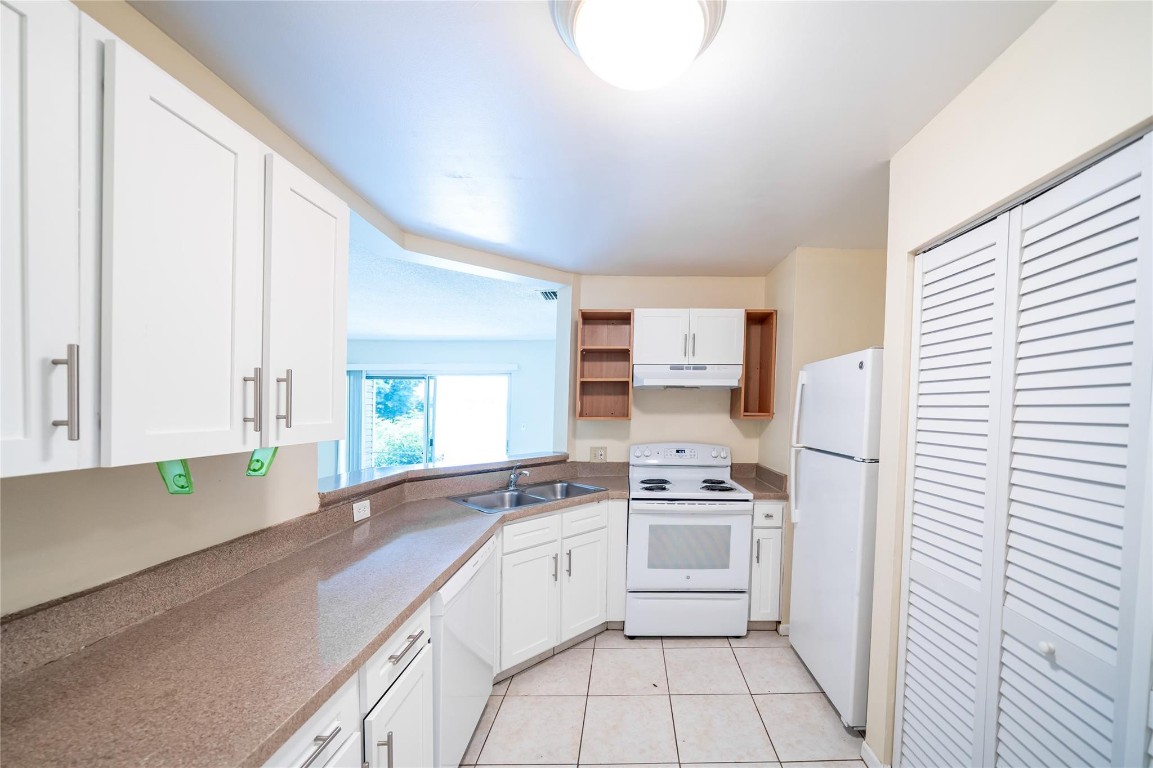 Summer Lake Condo - Residential Lease