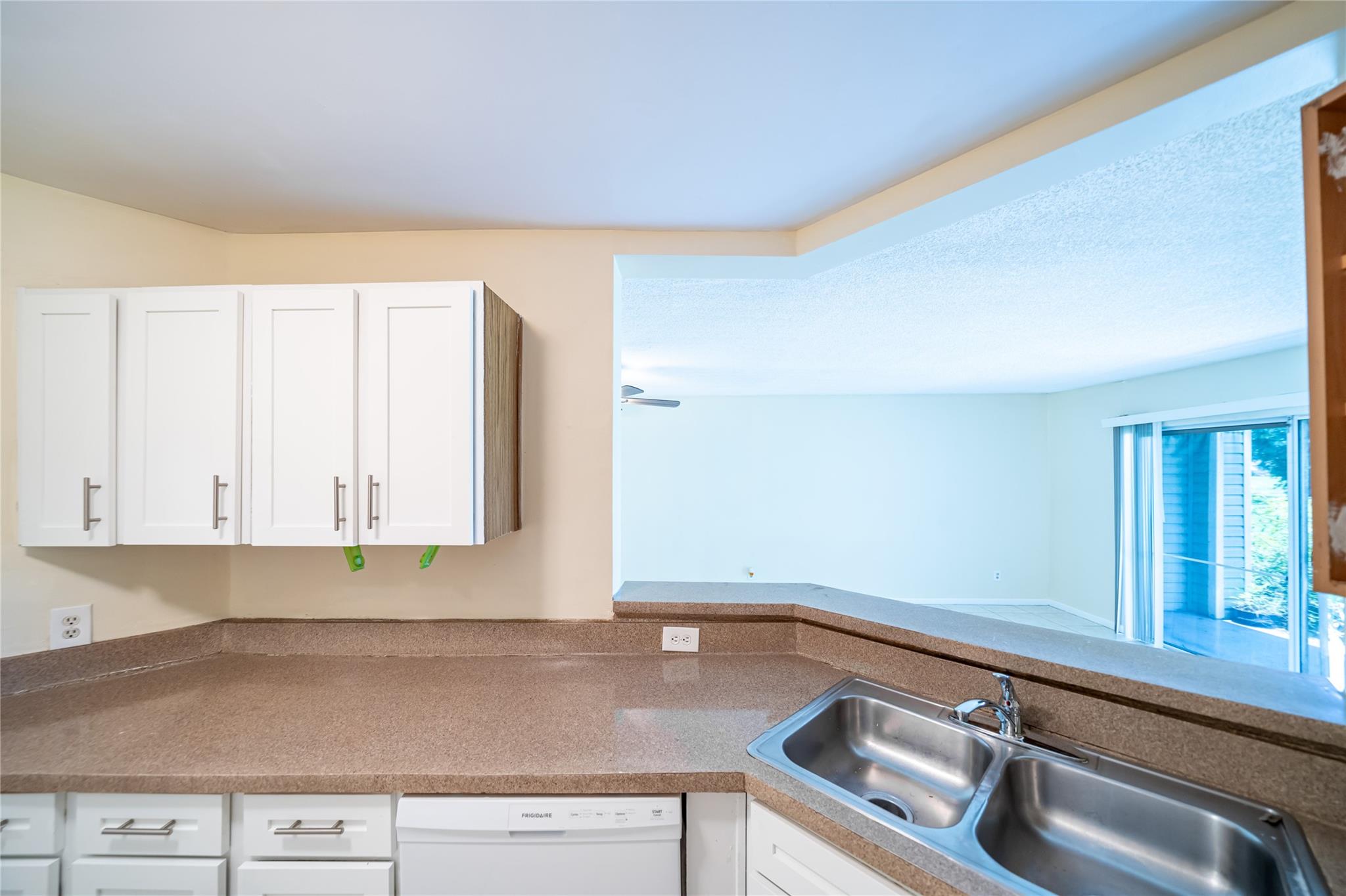 Summer Lake Condo - Residential Lease