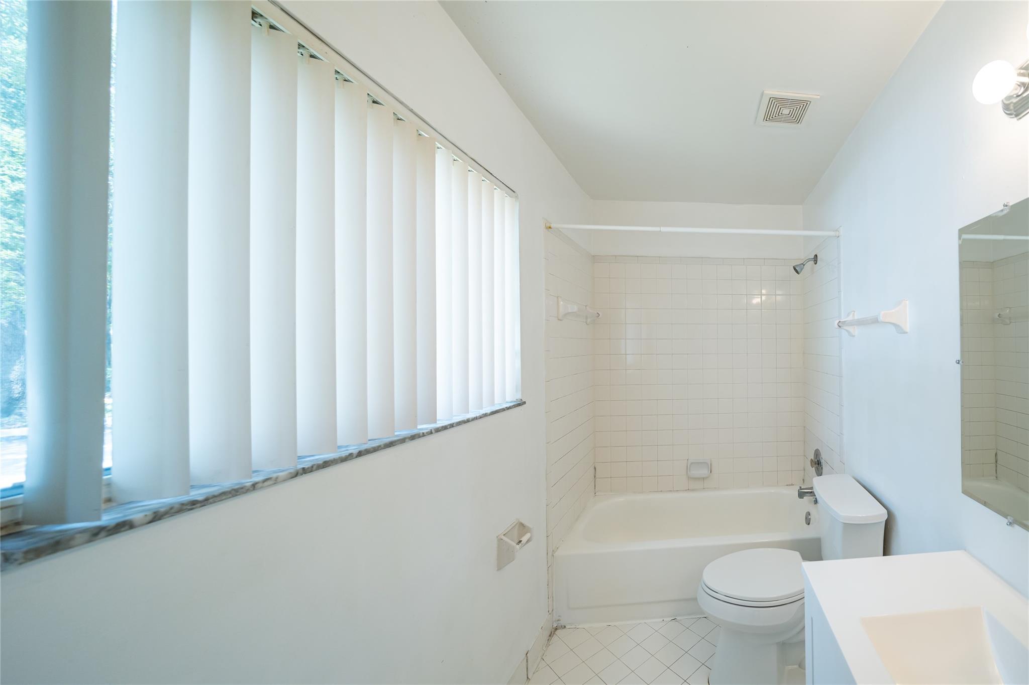 Summer Lake Condo - Residential Lease