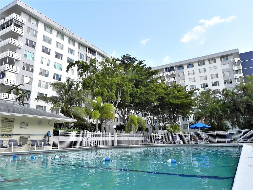 Photo of 4350 Hillcrest Drive #606, Hollywood, FL 33021 (MLS # F10424766)