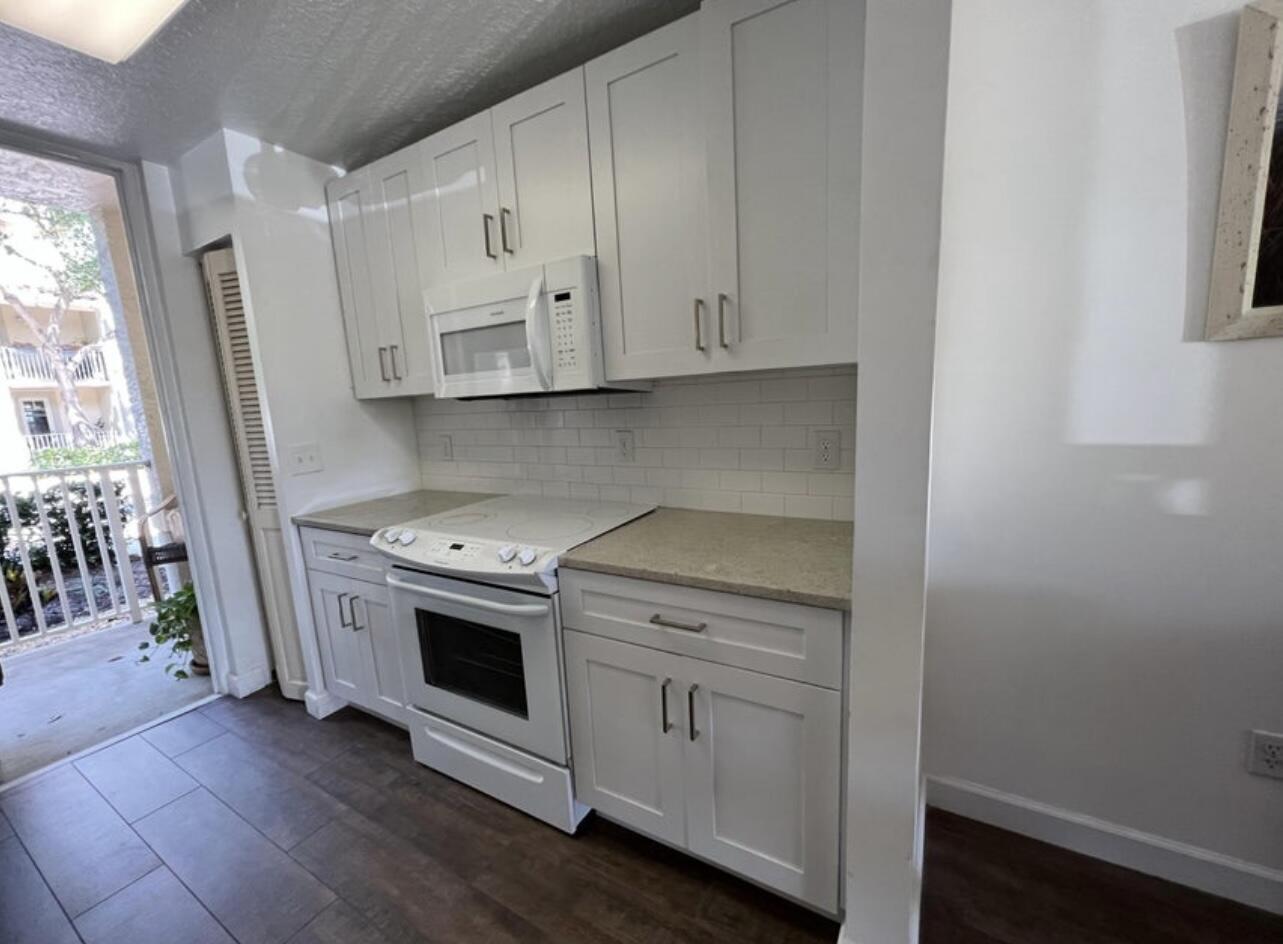 VILLAGE AT ABACOA CONDO - Residential Lease