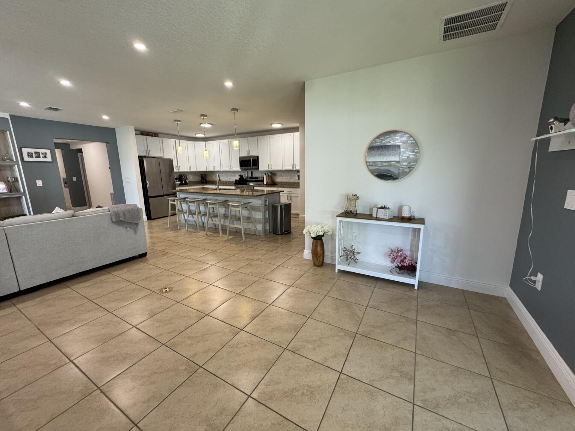 PORT ST LUCIE-SECTION 47- - Residential