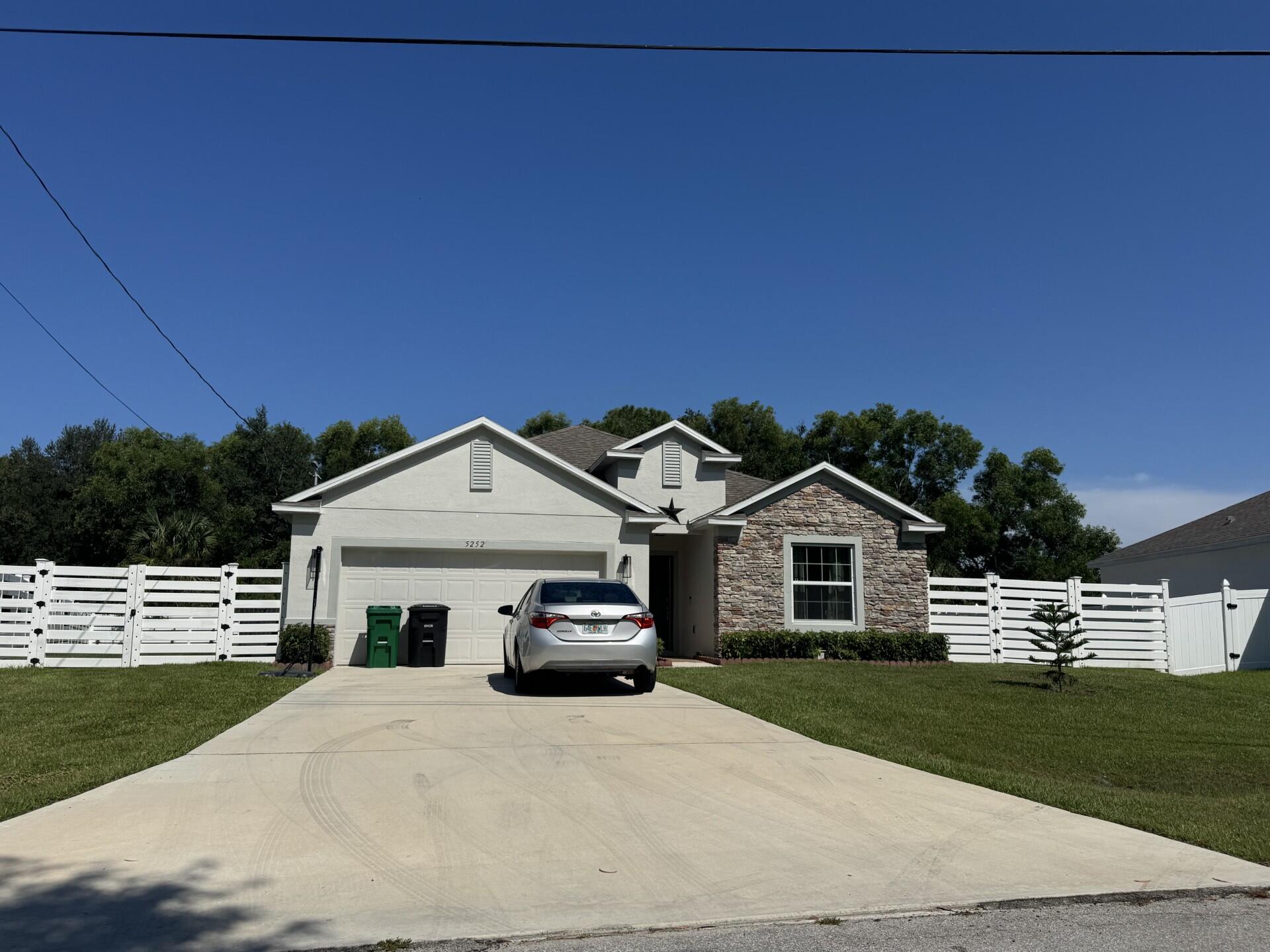 Beautiful house located in the desirable Torino area, built in the year 2023, with 4 bedrooms, 2 bathrooms, and a 2-car garage, living room, dining room, and family room. (the fireplace is not included). The bedrooms are carpet and very spacious. The master bedroom is very large and comfortable, just like the bathroom which has two vanities. The patio has been lovingly landscaped and is ideal for sitting down to enjoy a cup of coffee or a glass of wine. Your patio is completely private with a fence.