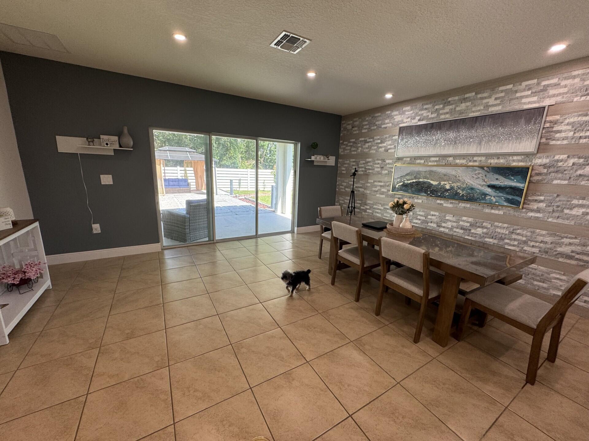 PORT ST LUCIE-SECTION 47- - Residential