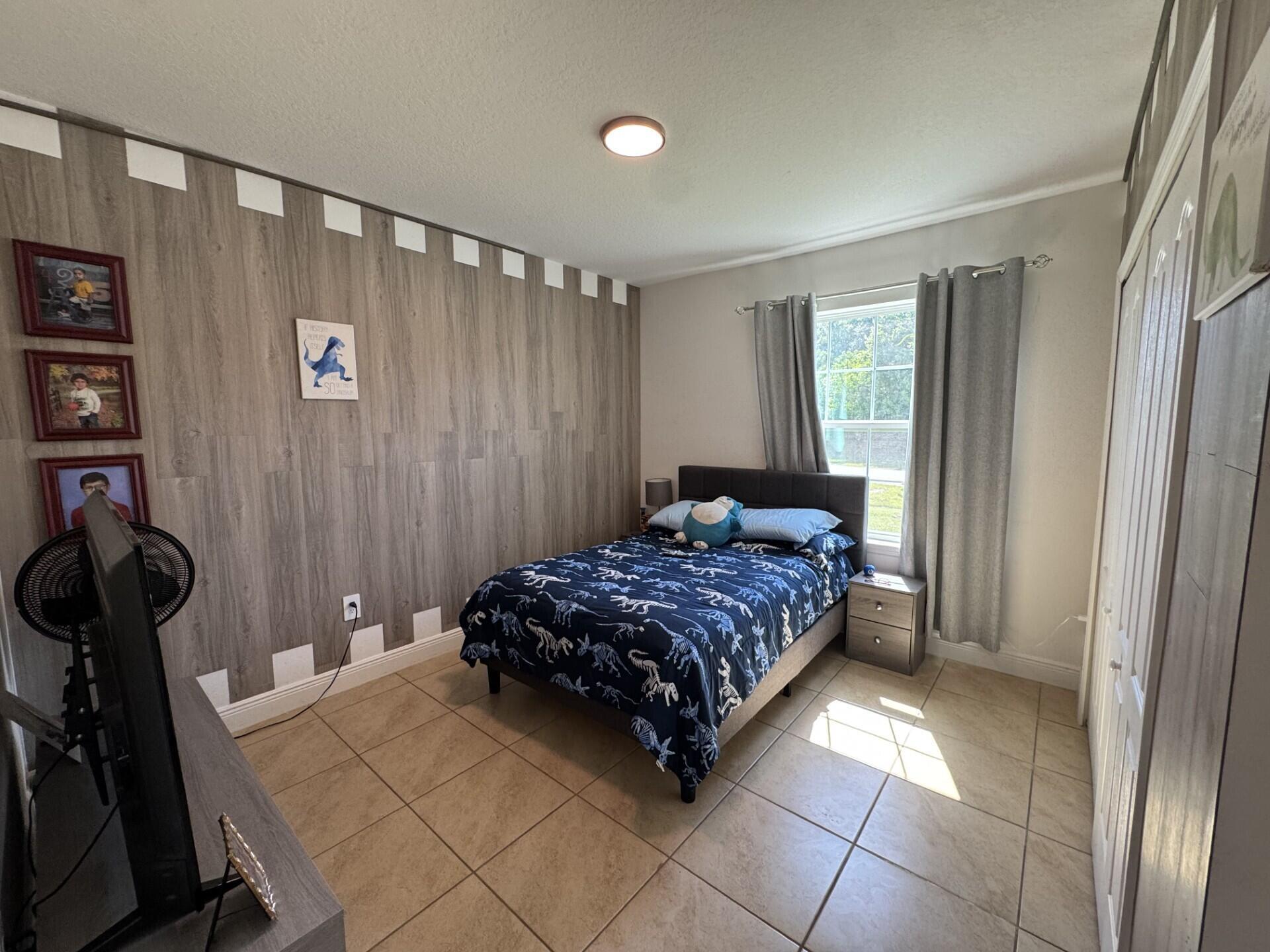 PORT ST LUCIE-SECTION 47- - Residential