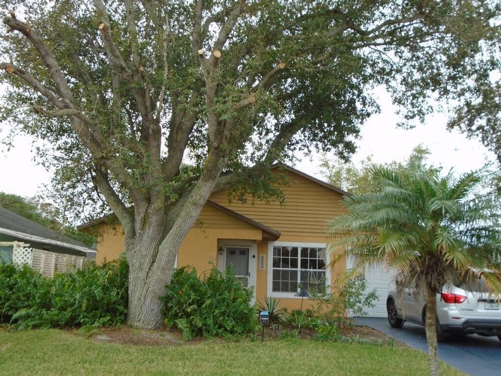 Photo of 5300 SE Dell Street, Stuart, FL 34997 (MLS # R10949220)