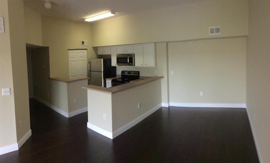 THE CLUB AT ST LUCIE WEST, A CONDOMINIUM - Residential Lease