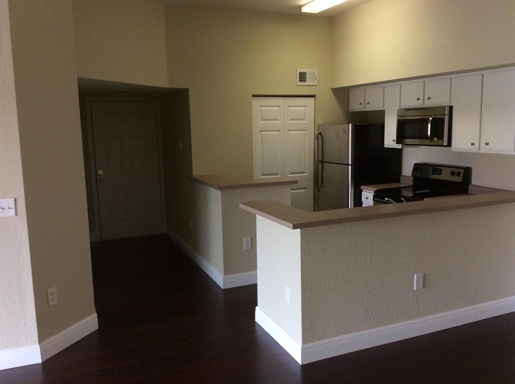 THE CLUB AT ST LUCIE WEST, A CONDOMINIUM - Residential Lease