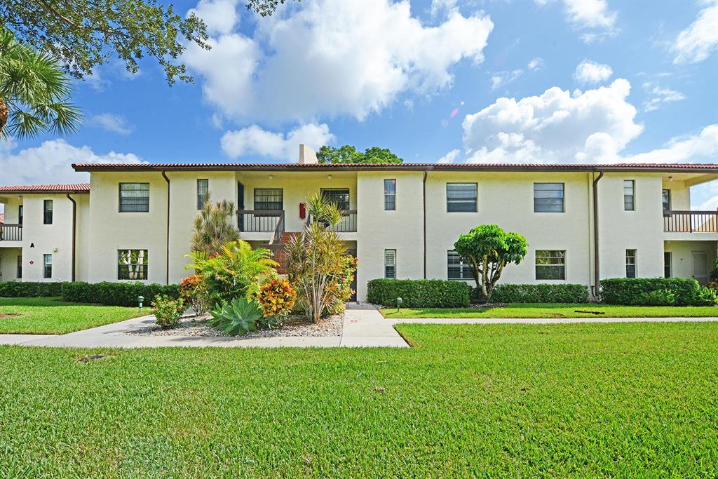 GLADES OF BOCA LAGO CONDO - Residential