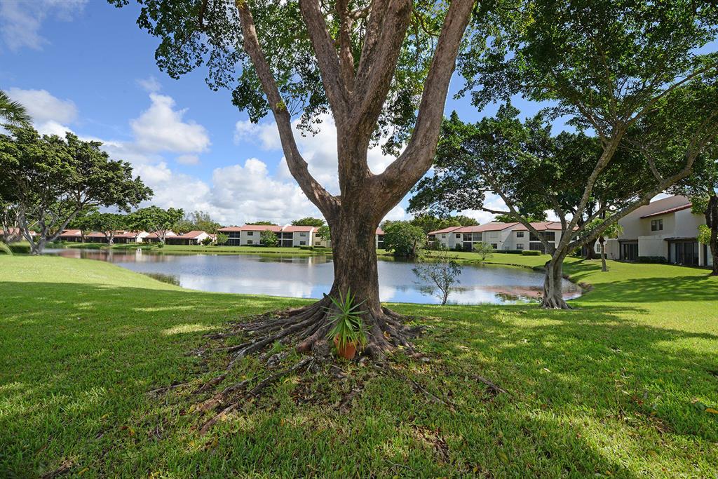 GLADES OF BOCA LAGO CONDO - Residential