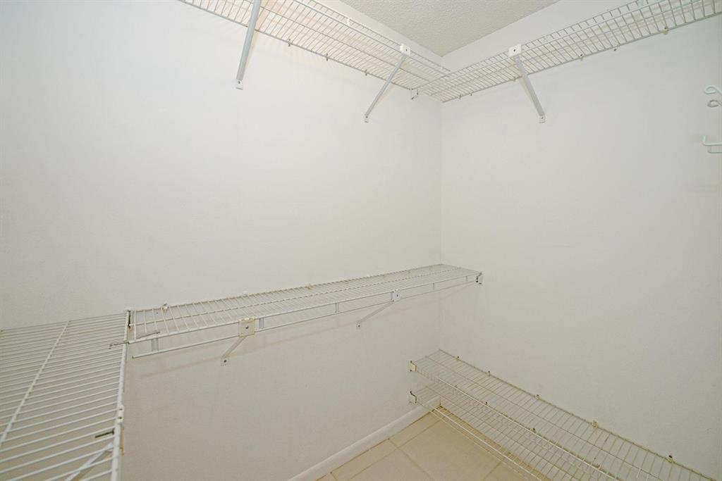 GLADES OF BOCA LAGO CONDO - Residential