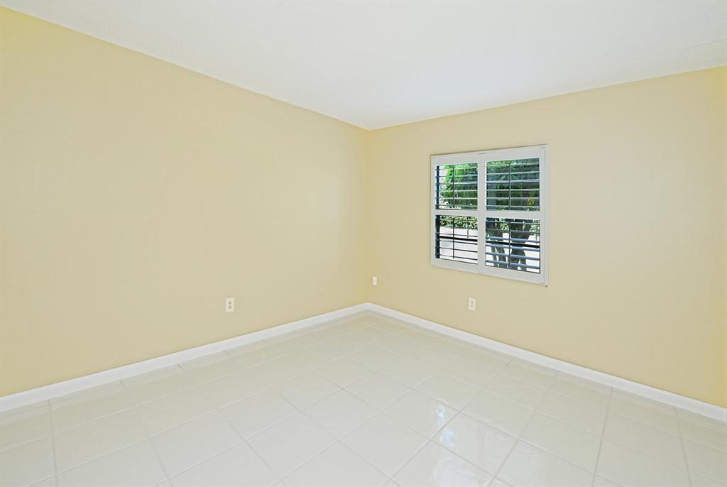 GLADES OF BOCA LAGO CONDO - Residential