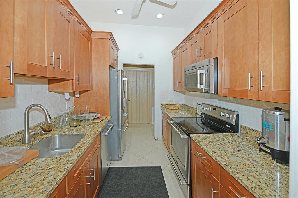 GLADES OF BOCA LAGO CONDO - Residential