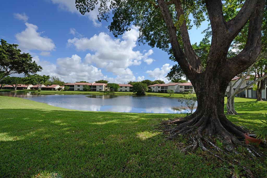 GLADES OF BOCA LAGO CONDO - Residential