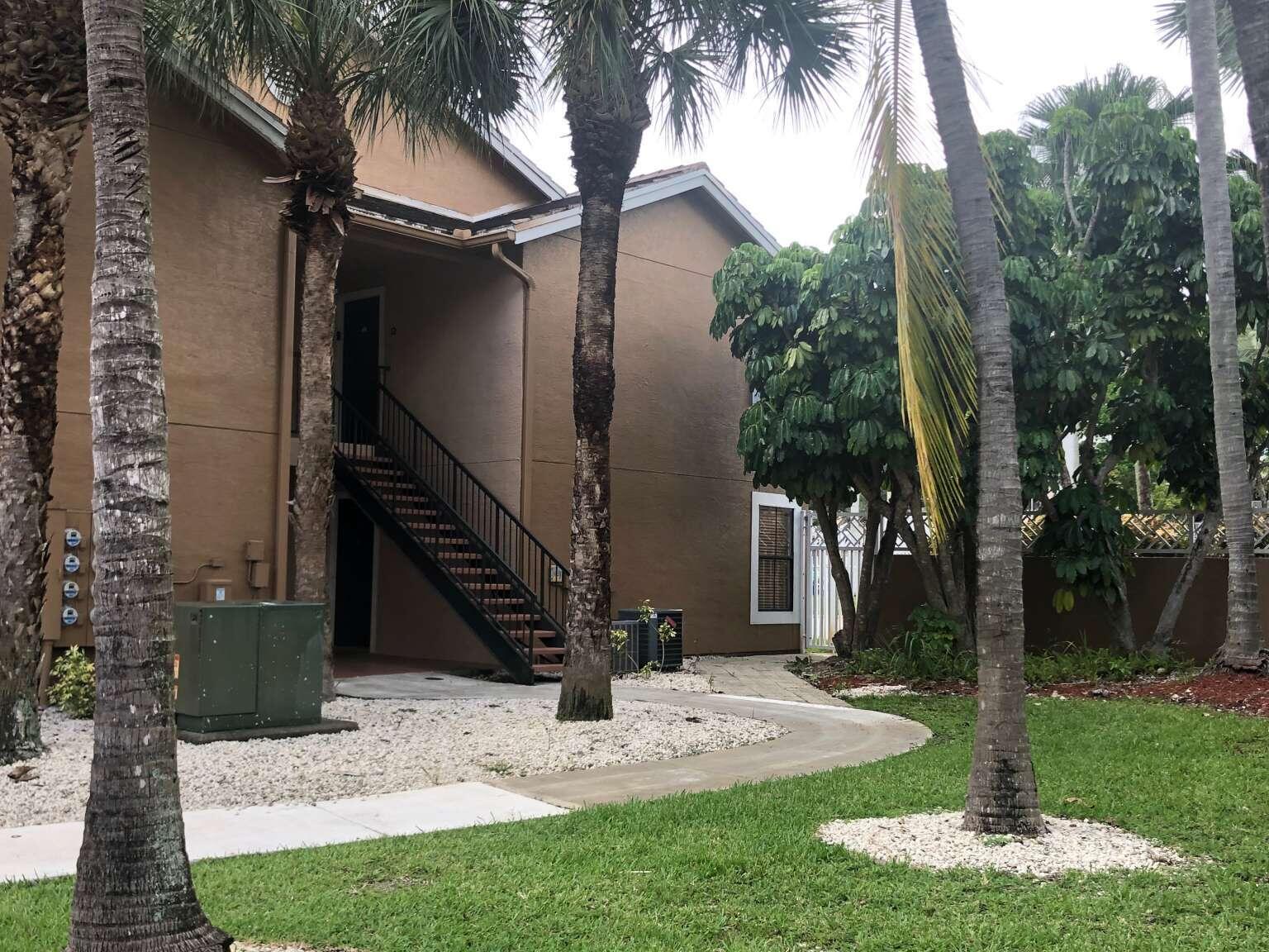 VISTA LAGO AT THE HAMMOCKS CONDO - Residential Lease