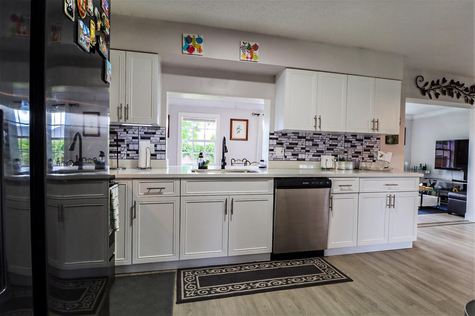 Will not last long, Updated 3 Bedroom, 3 bathroom ranch home priced to sell. This neighborhood is conveniently located near restaurants and shopping.