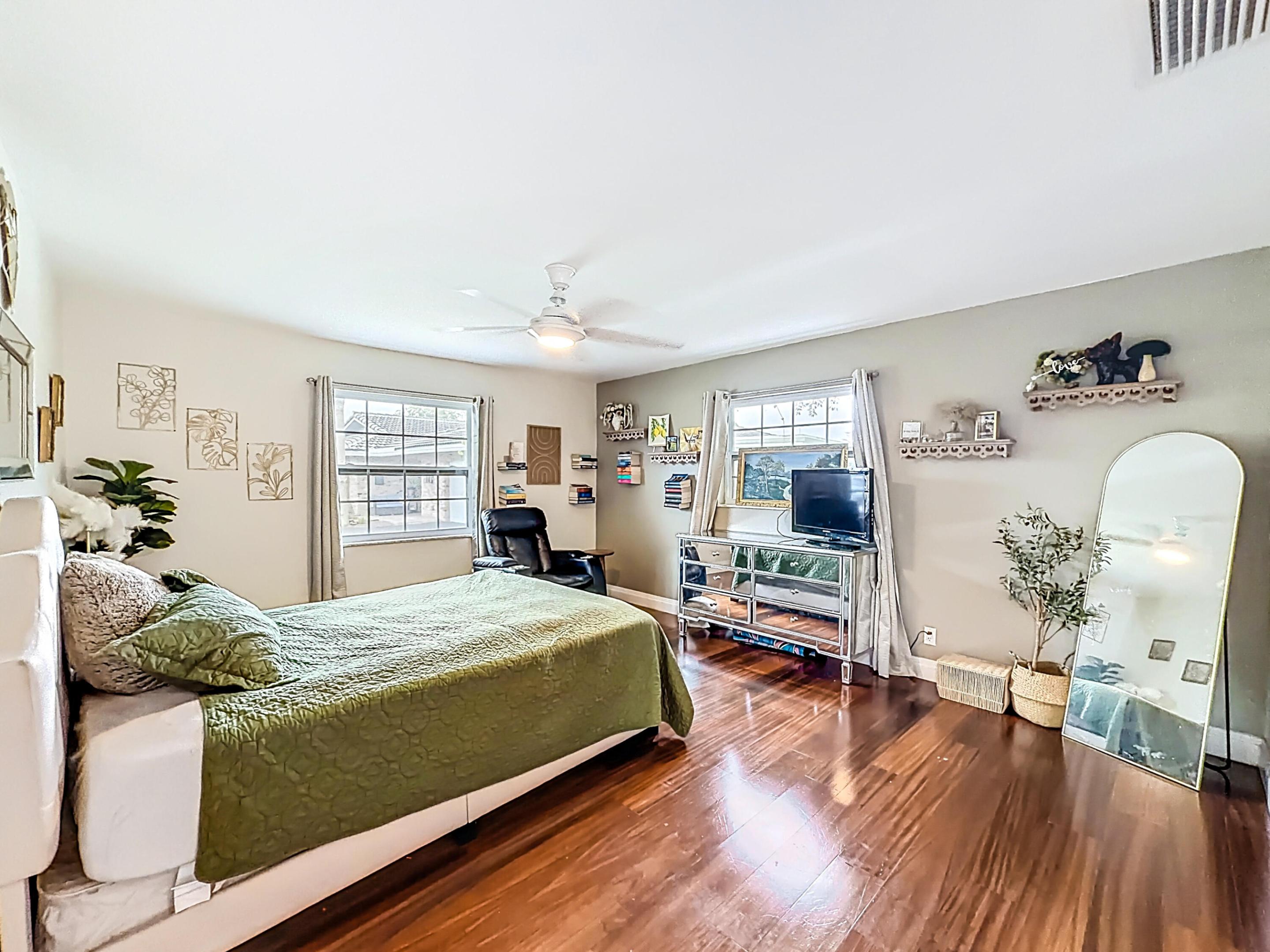 CORAL SPRINGS LAKES - Residential