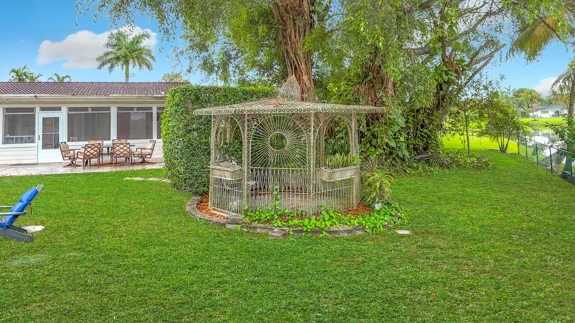 CORAL SPRINGS LAKES - Residential