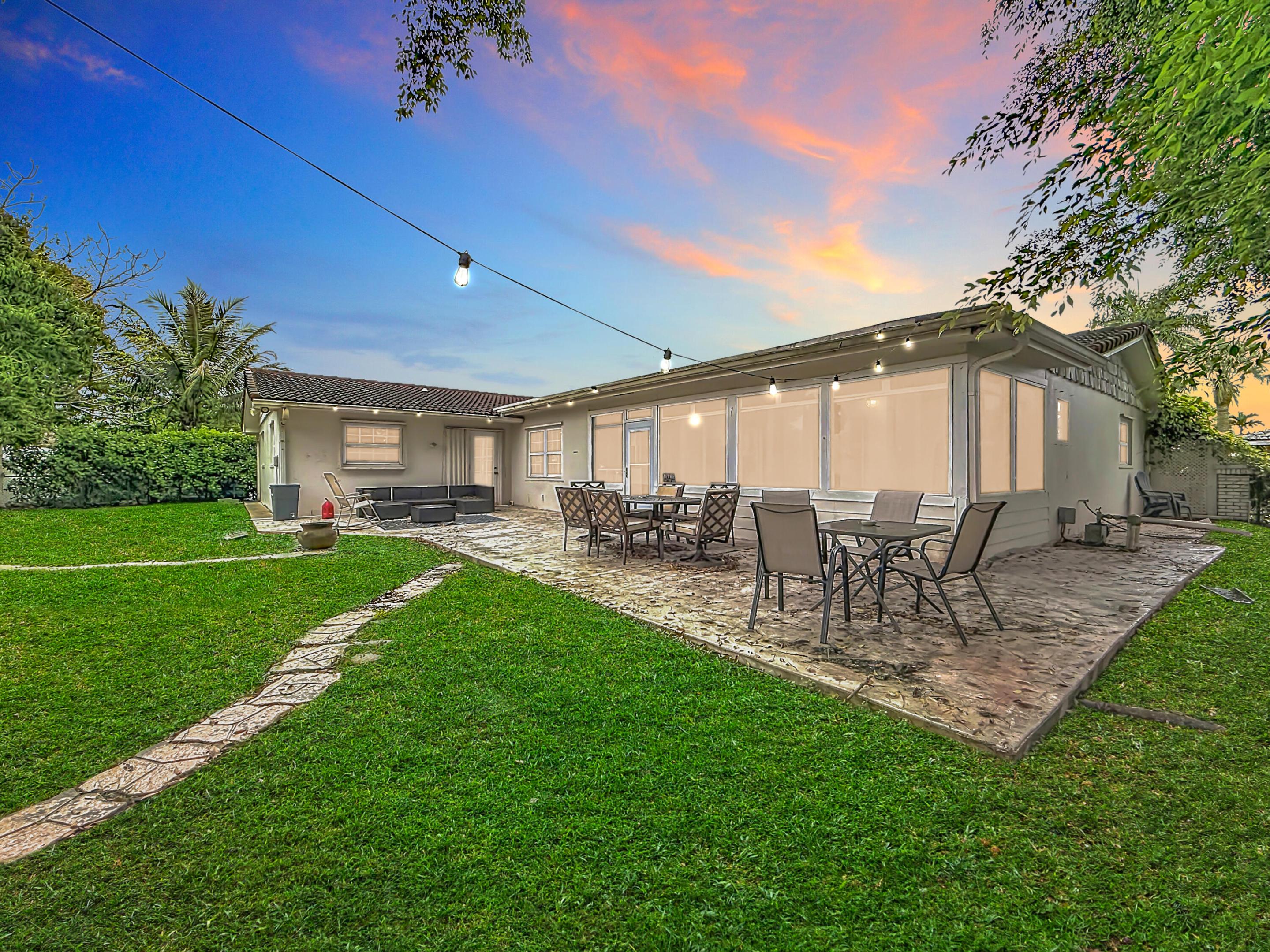 CORAL SPRINGS LAKES - Residential