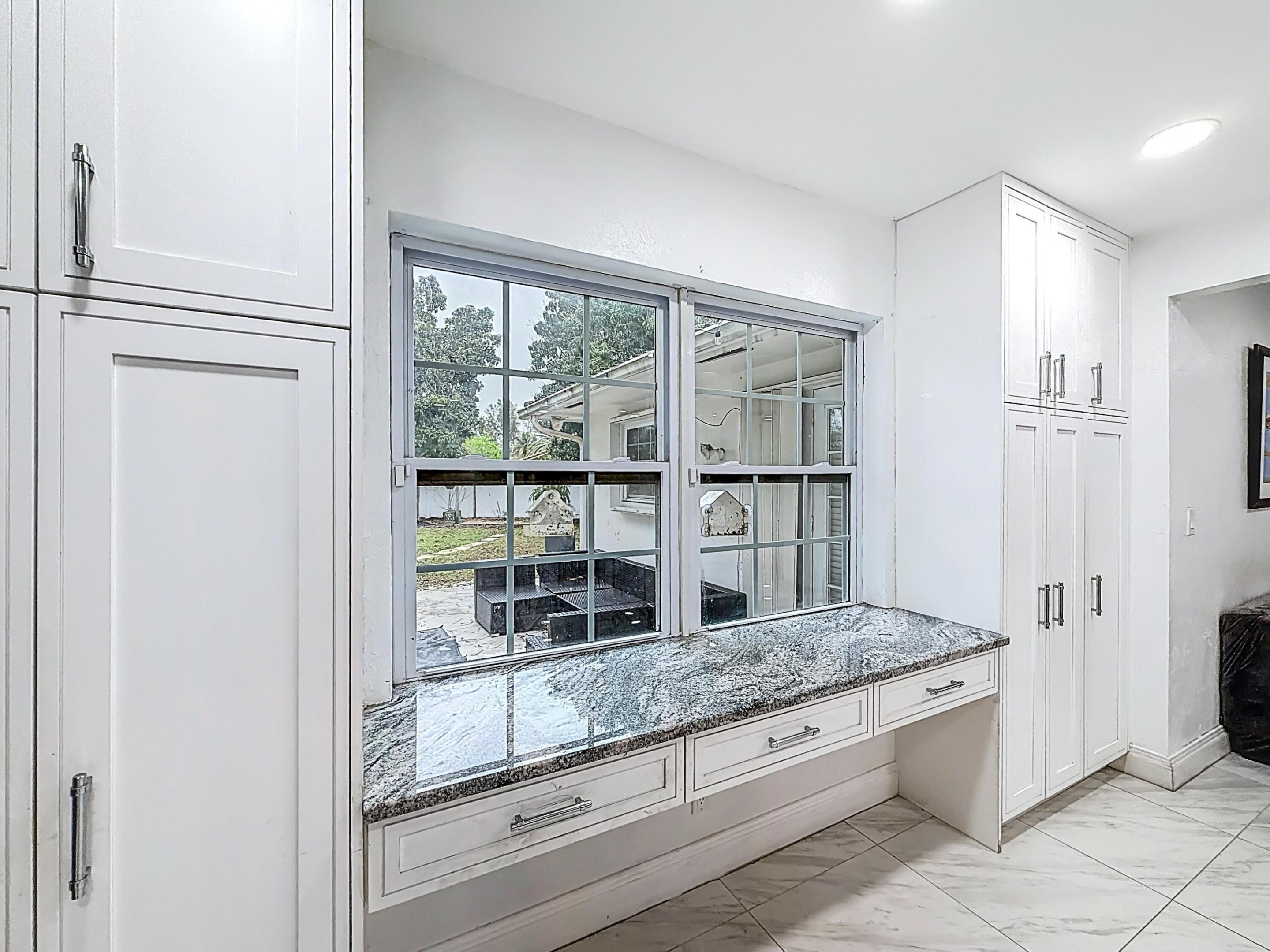 CORAL SPRINGS LAKES - Residential