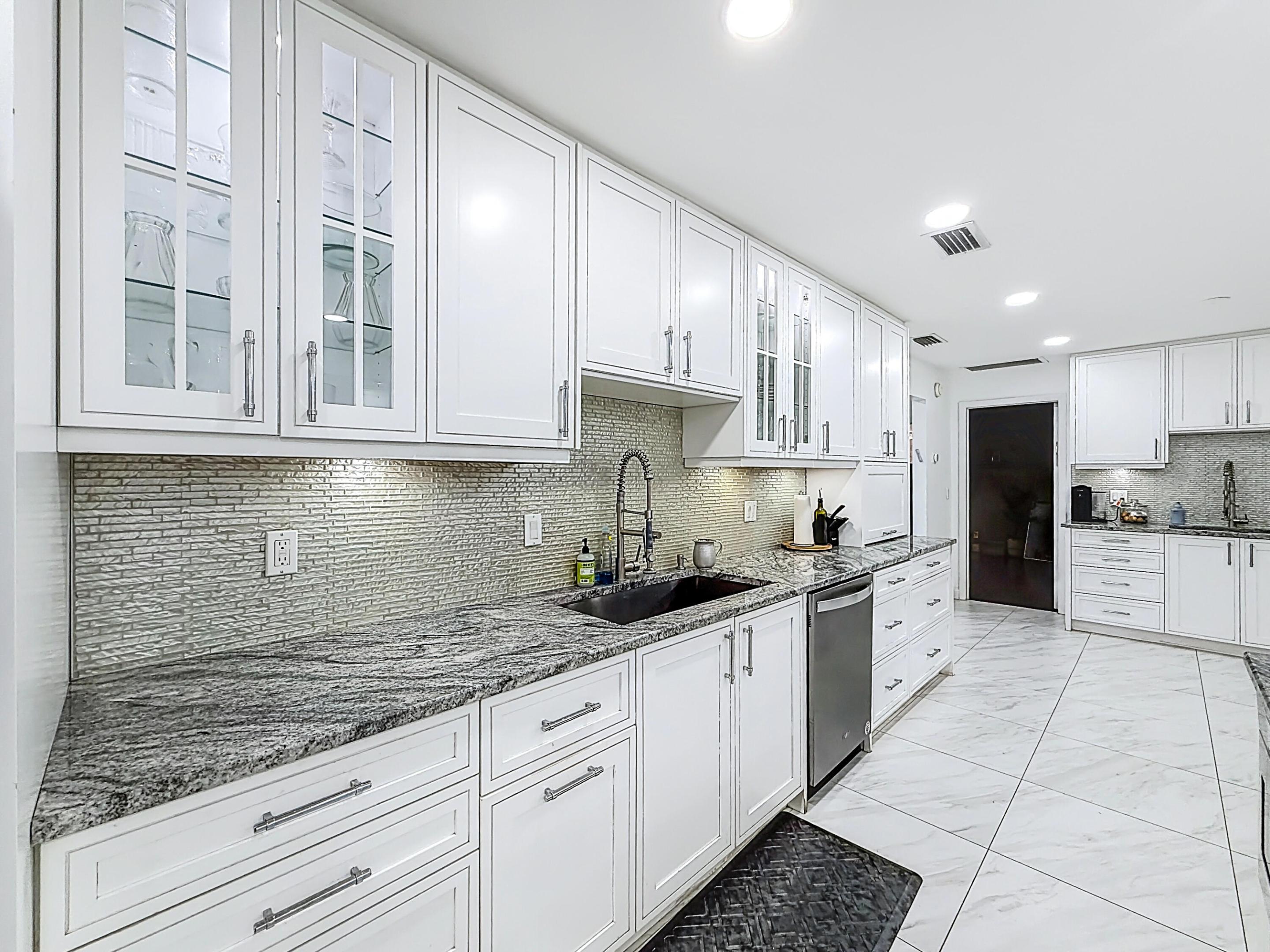 CORAL SPRINGS LAKES - Residential