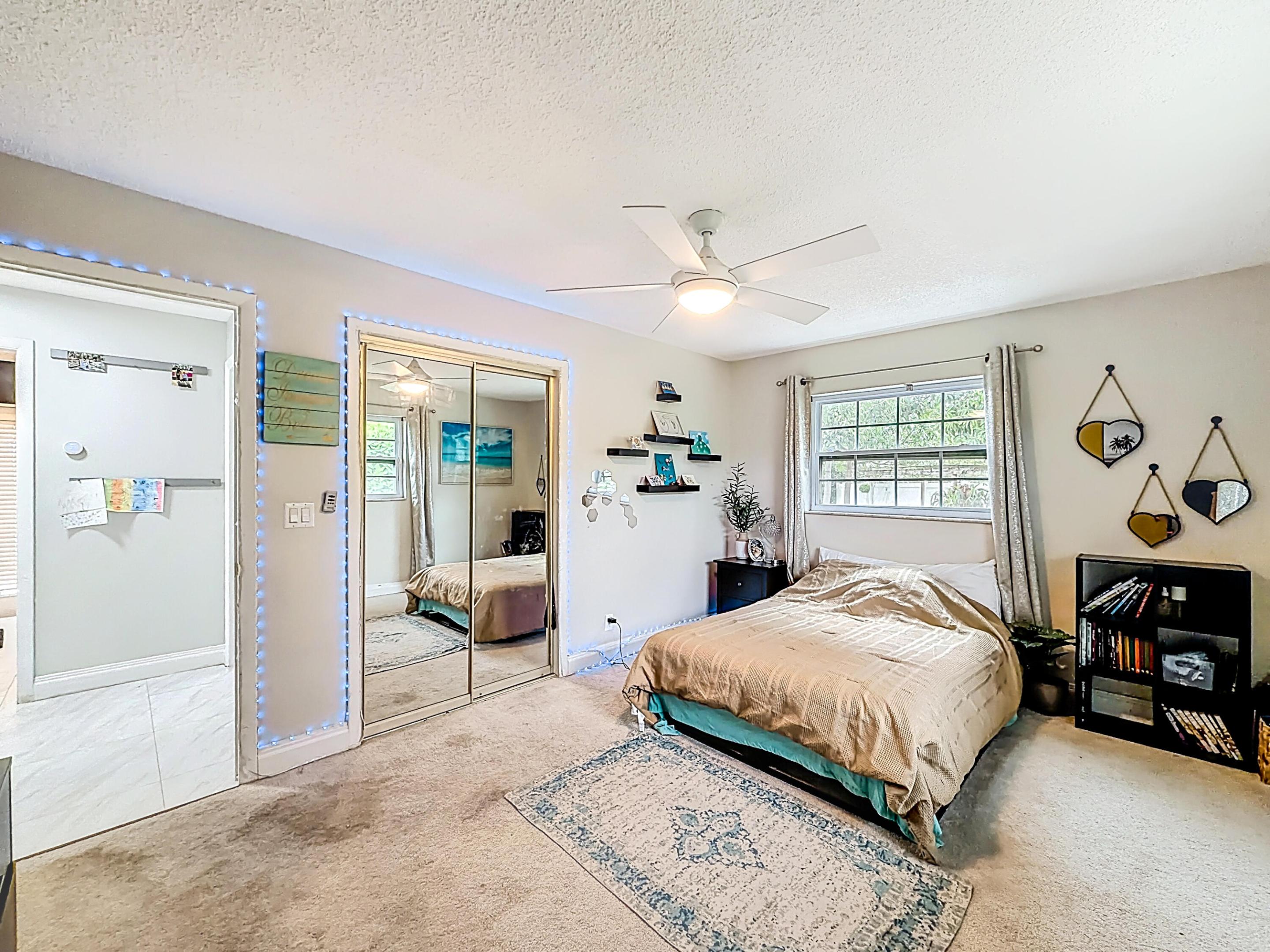 CORAL SPRINGS LAKES - Residential