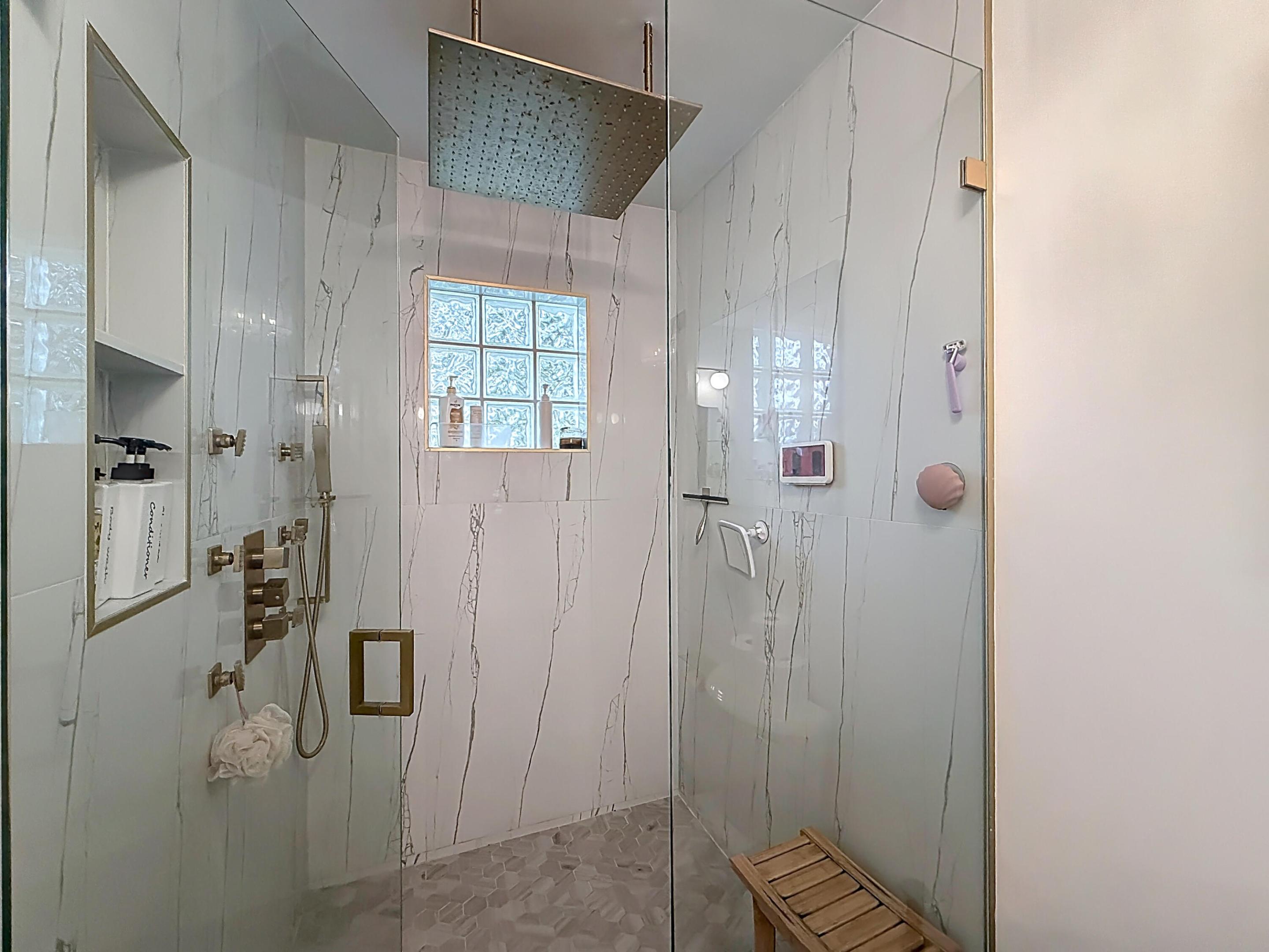 CORAL SPRINGS LAKES - Residential