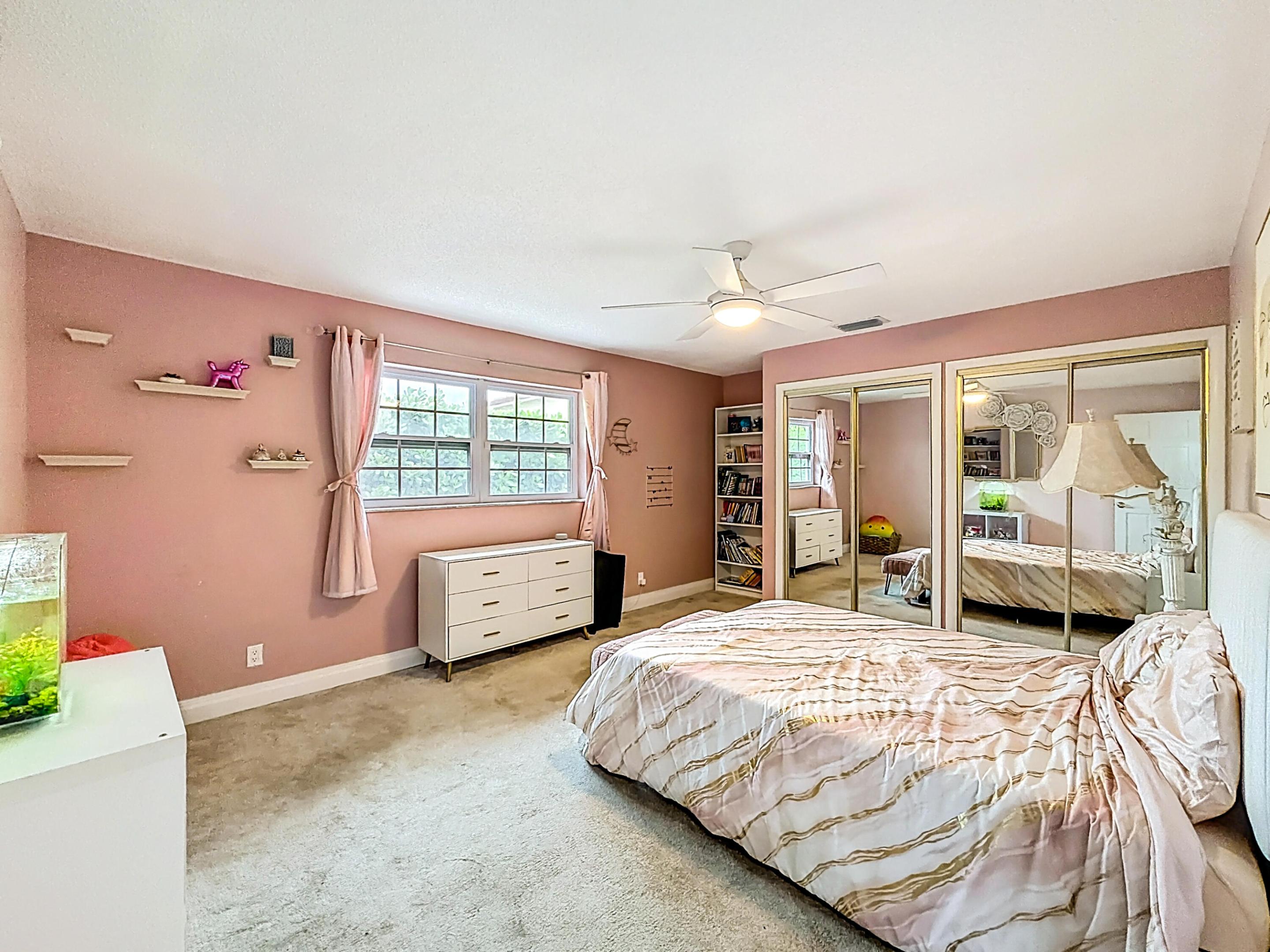 CORAL SPRINGS LAKES - Residential