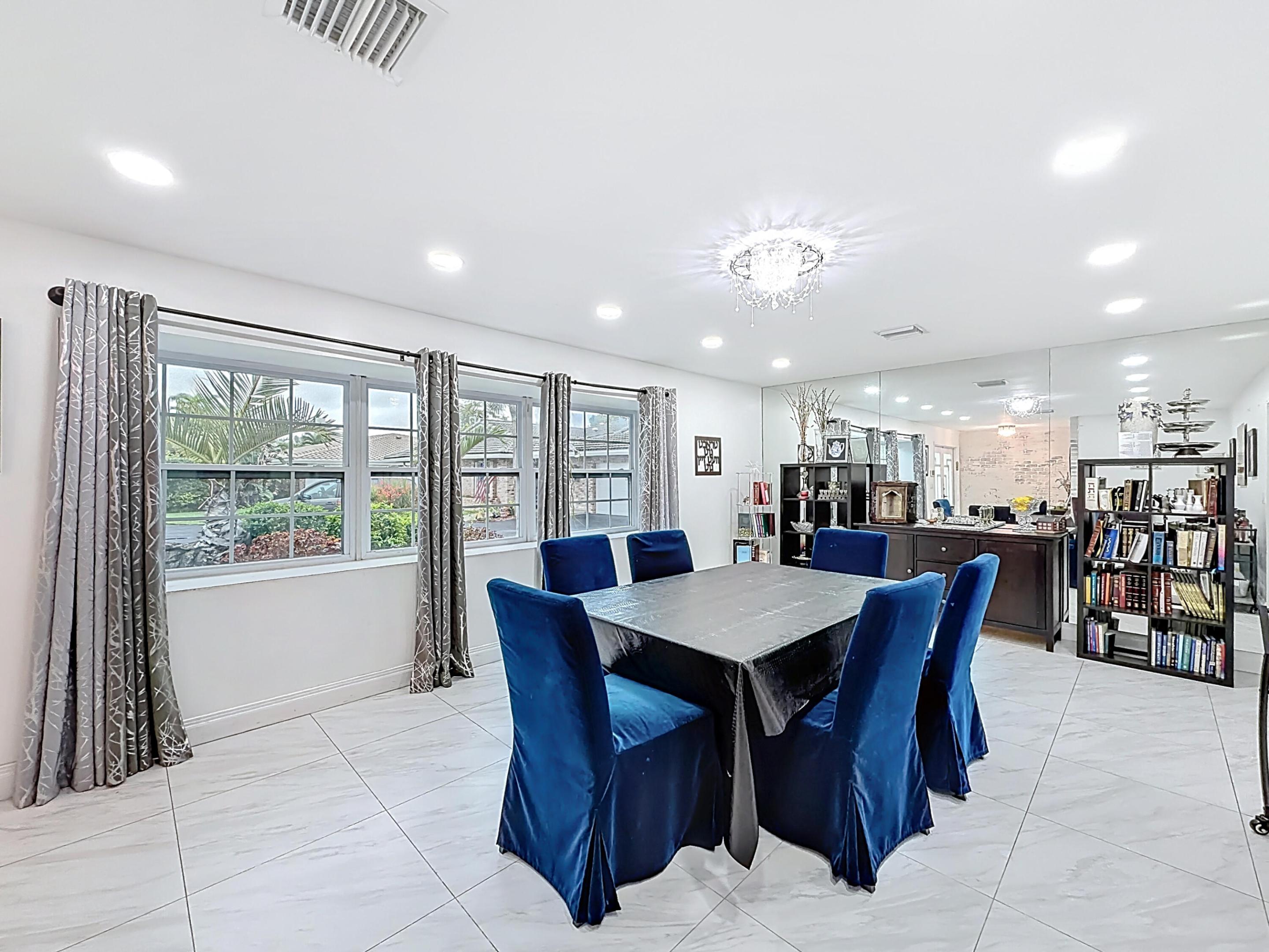 CORAL SPRINGS LAKES - Residential