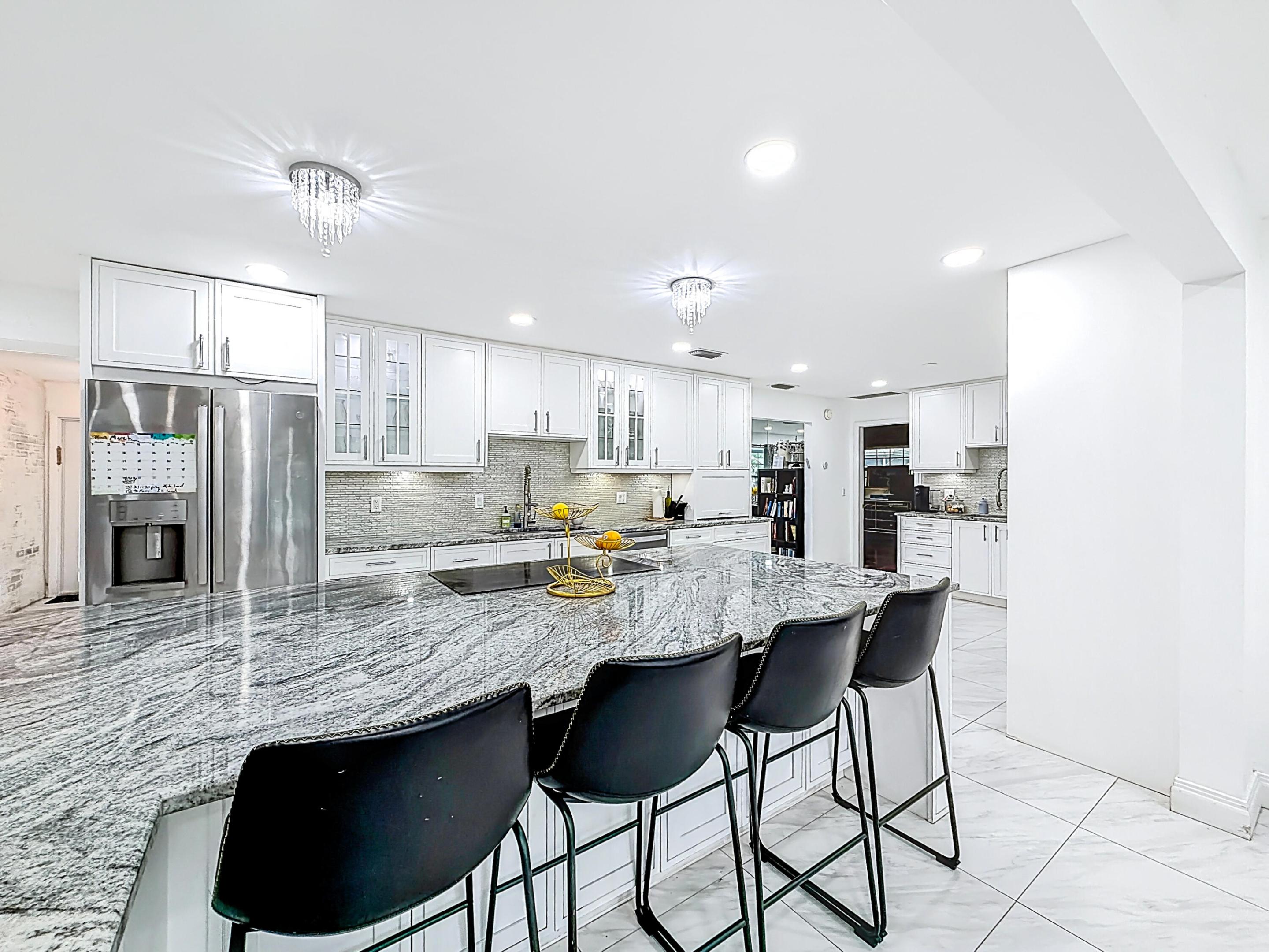 CORAL SPRINGS LAKES - Residential