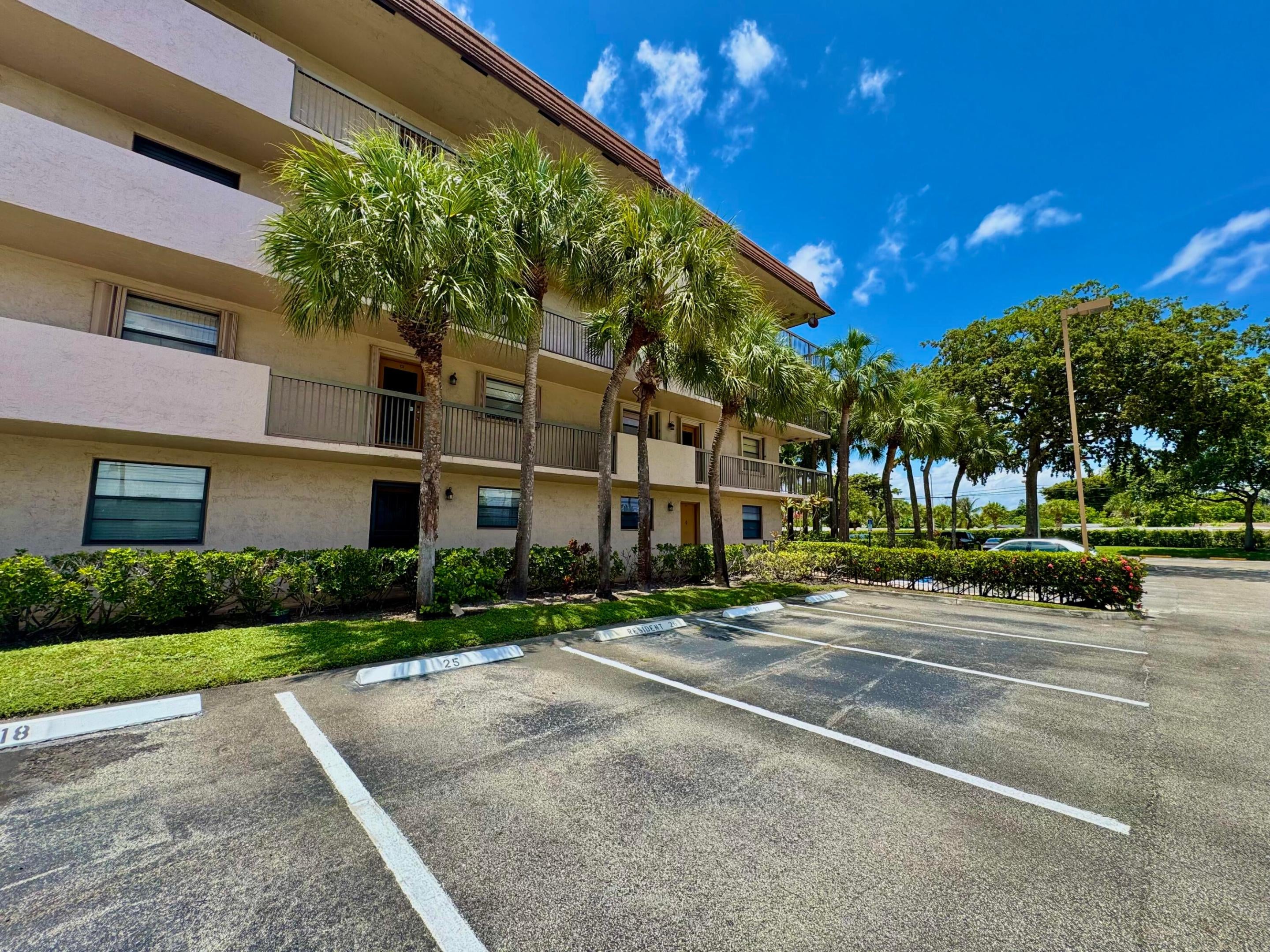 4930 E Sabal Palm Boulevard 107 - Photo 2